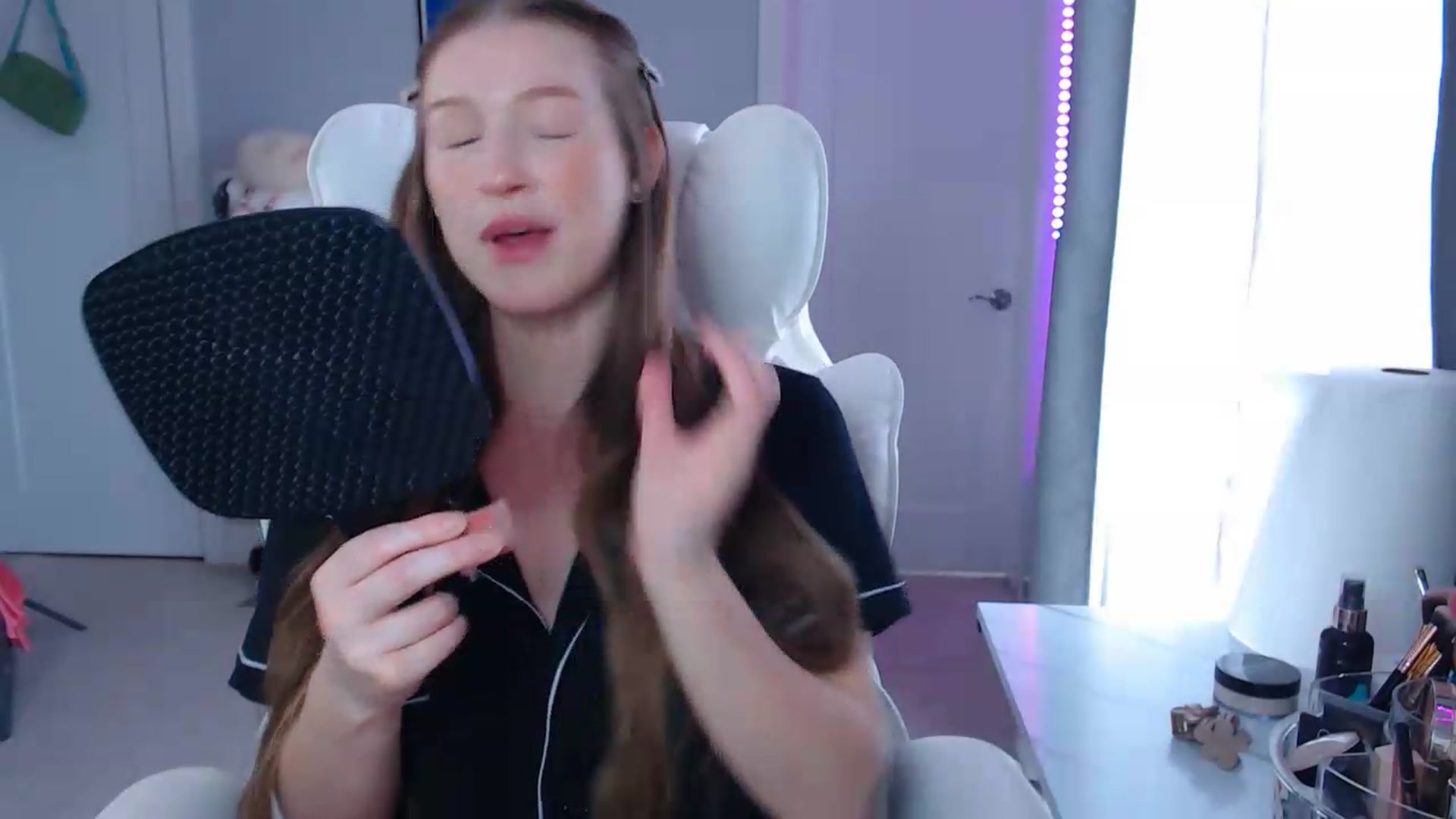 Gallery image thumbnail from GemmaMinx's myfreecams stream on, 07/29/2026, 19:01 image 5 of 20