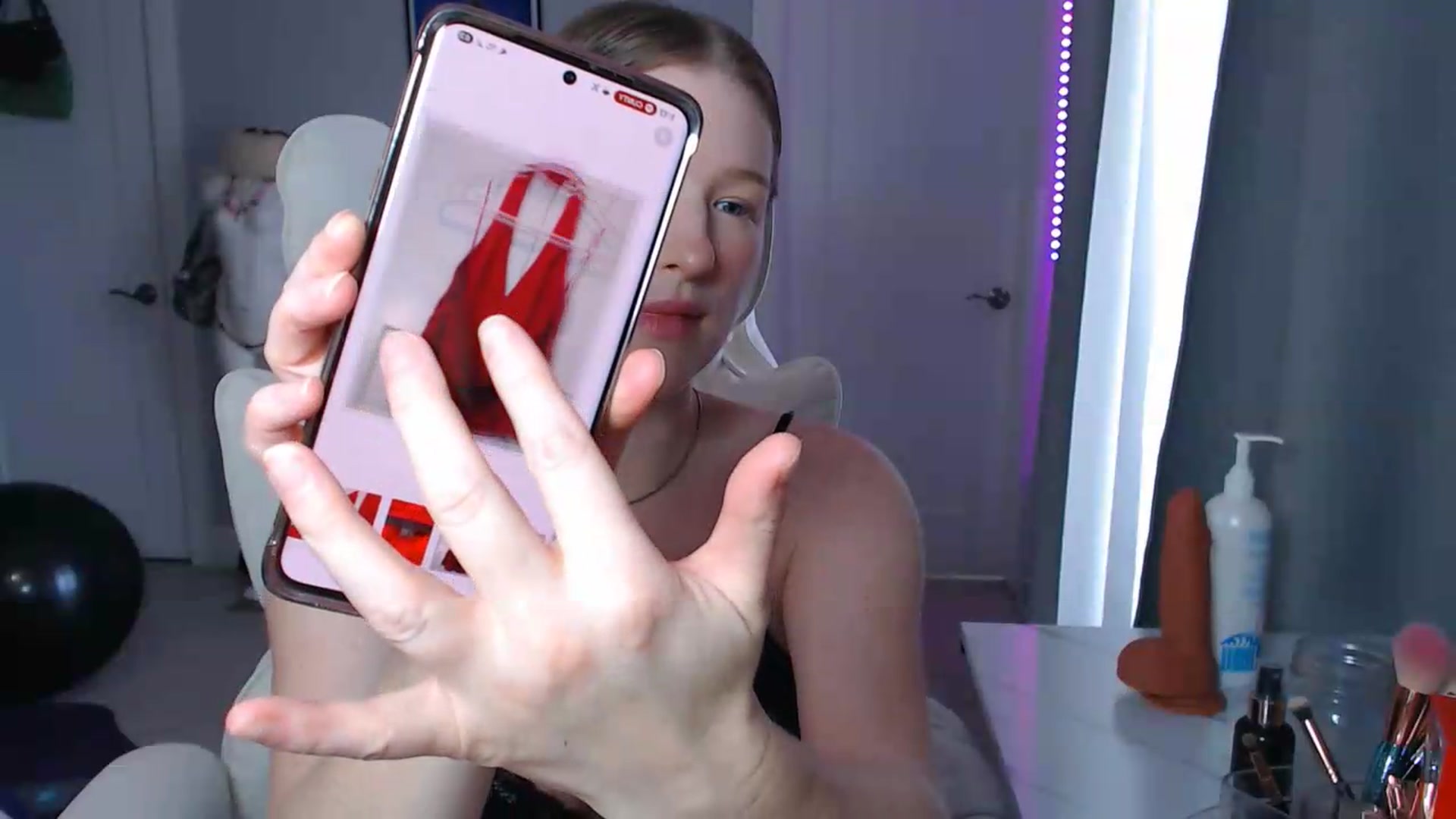 Gallery image thumbnail from GemmaMinx's myfreecams stream on, 08/12/2026, 18:20 image 6 of 20