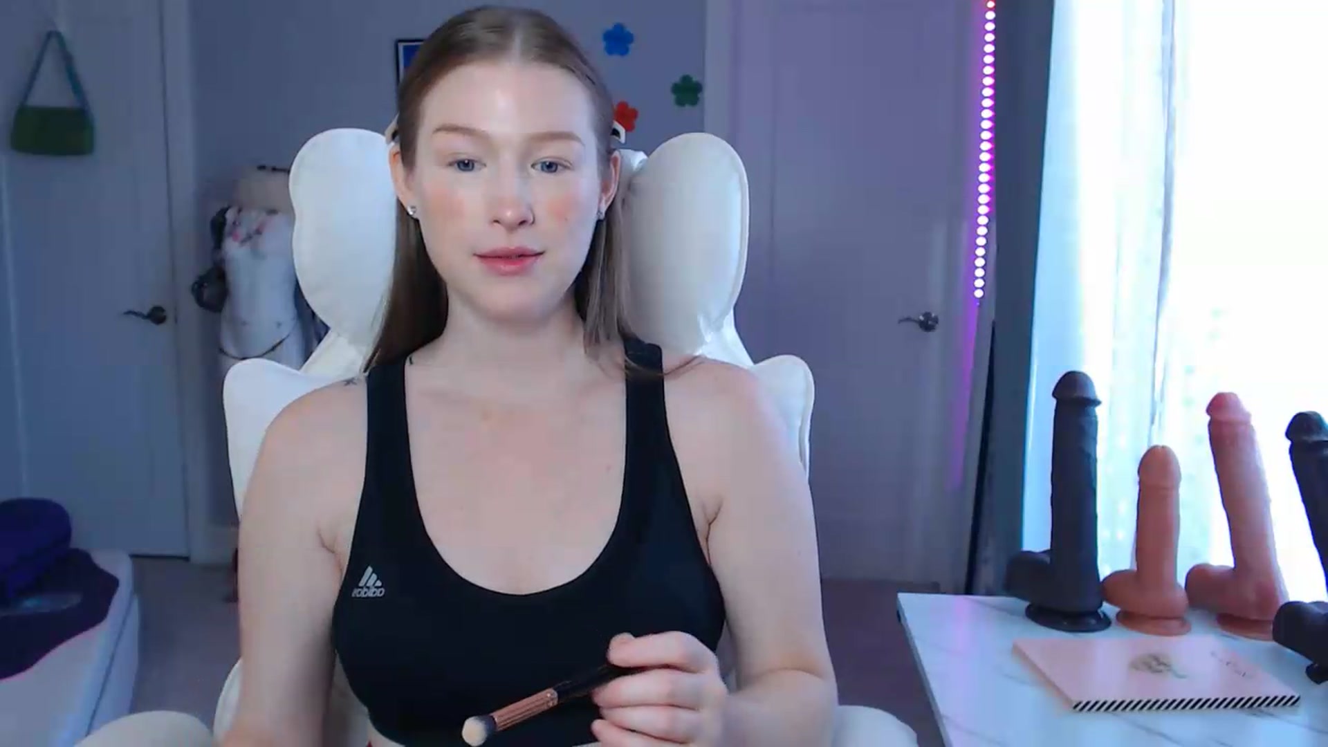 Gallery image thumbnail from GemmaMinx's myfreecams stream on, 08/15/2026, 18:13 image 6 of 20