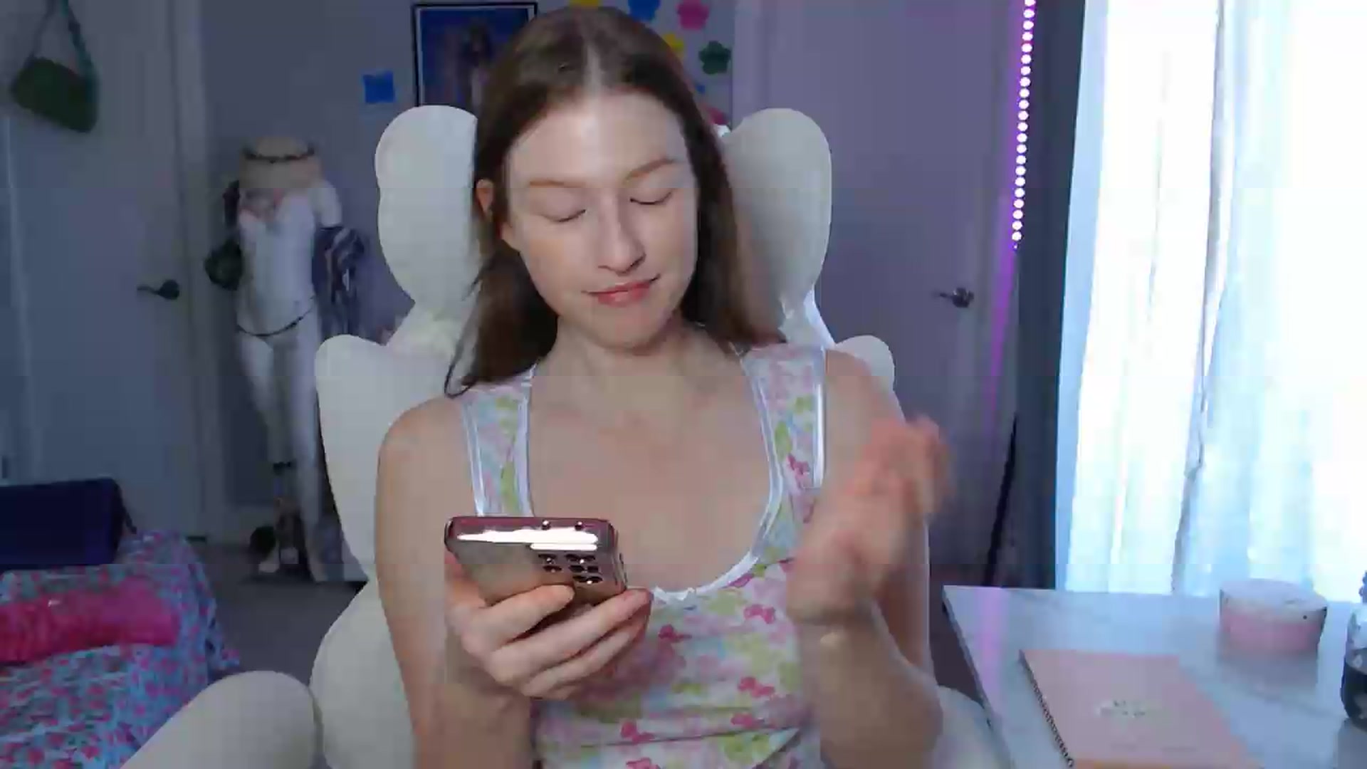 Gallery image thumbnail from GemmaMinx's myfreecams stream on, 08/26/2026, 18:32 image 1 of 20