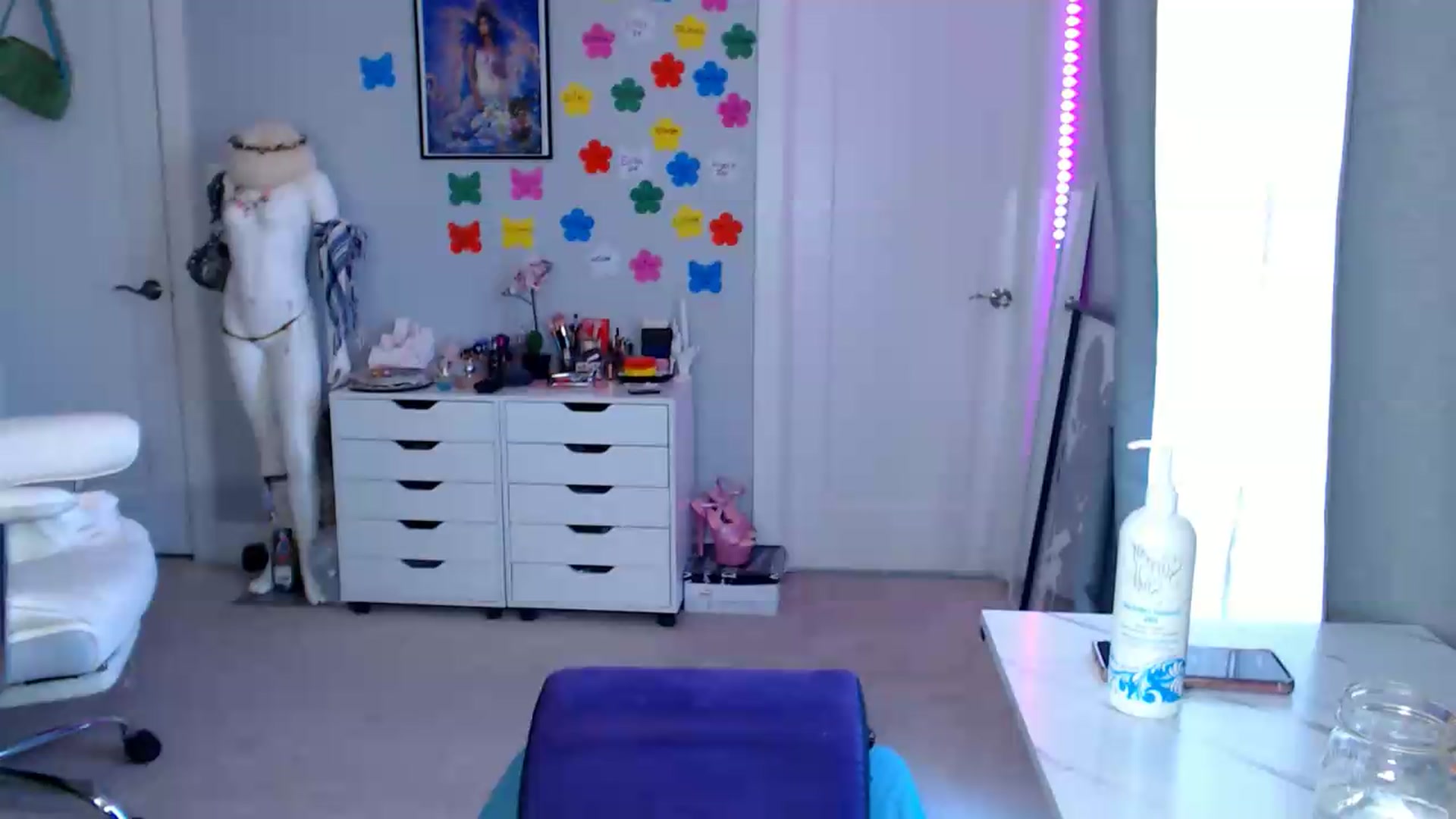 Gallery image thumbnail from GemmaMinx's myfreecams stream on, 08/27/2026, 17:25 image 19 of 20