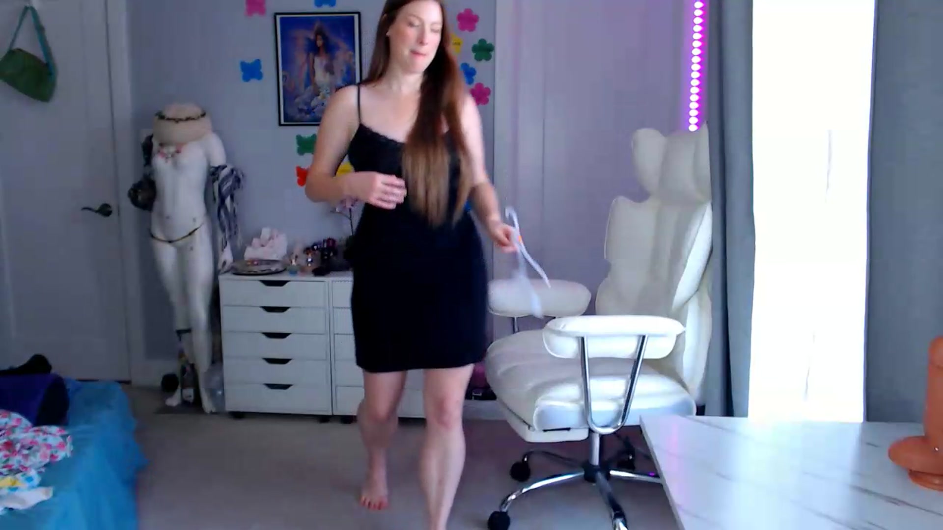 Gallery image thumbnail from GemmaMinx's myfreecams stream on, 08/27/2026, 19:07 image 4 of 20