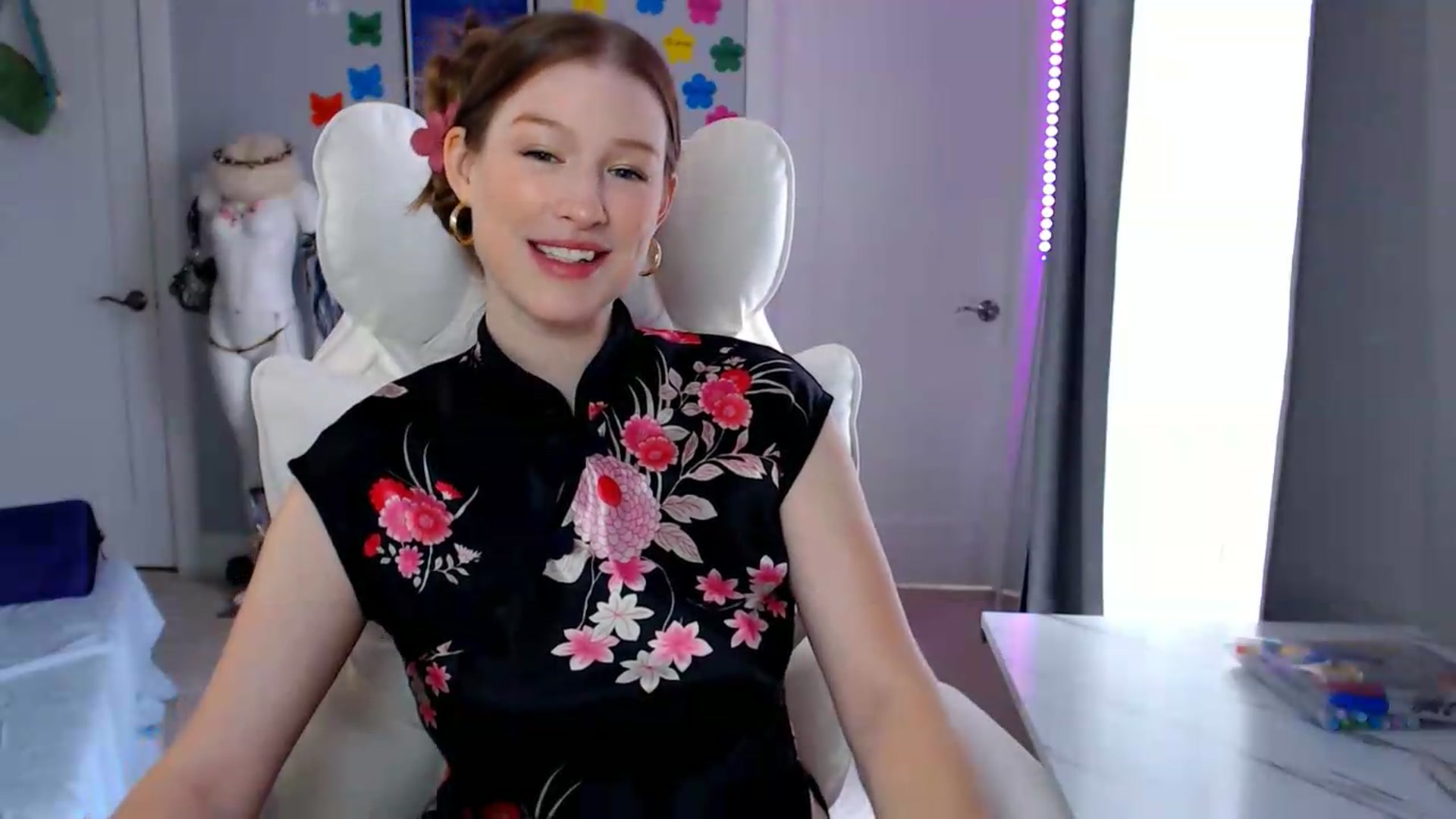 Gallery image thumbnail from GemmaMinx's myfreecams stream on, 08/31/2026, 19:20 image 8 of 20