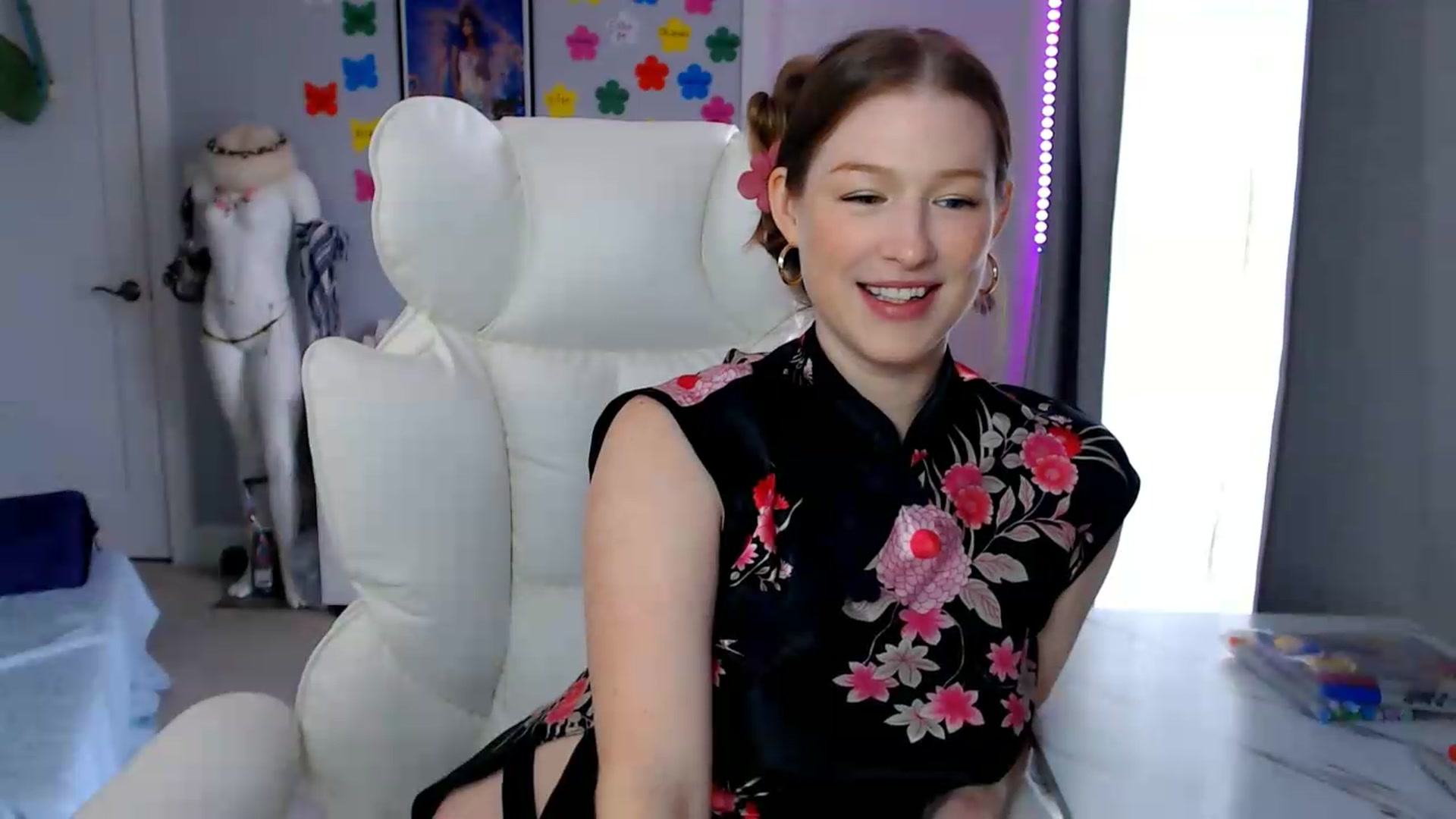 Gallery image thumbnail from GemmaMinx's myfreecams stream on, 08/31/2026, 19:20 image 9 of 20