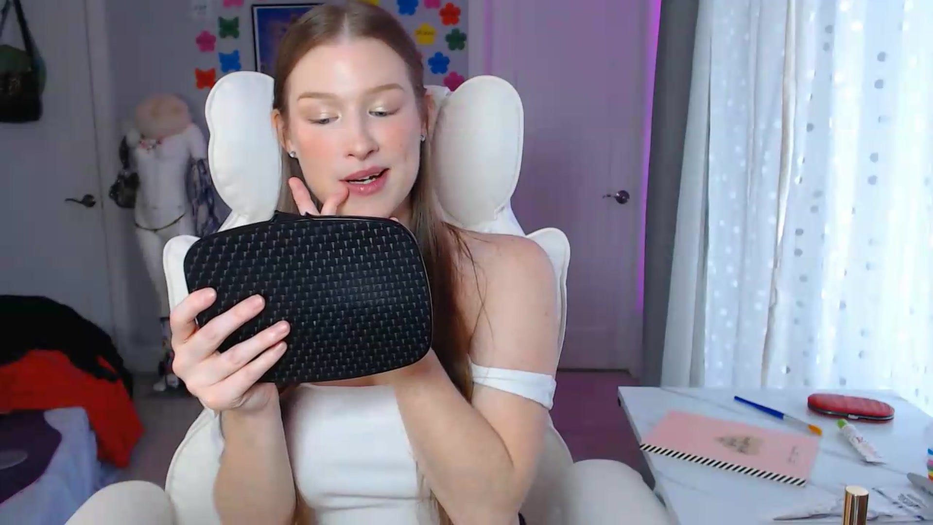 Gallery image thumbnail from GemmaMinx's myfreecams stream on, 09/09/2026, 17:50 image 11 of 20