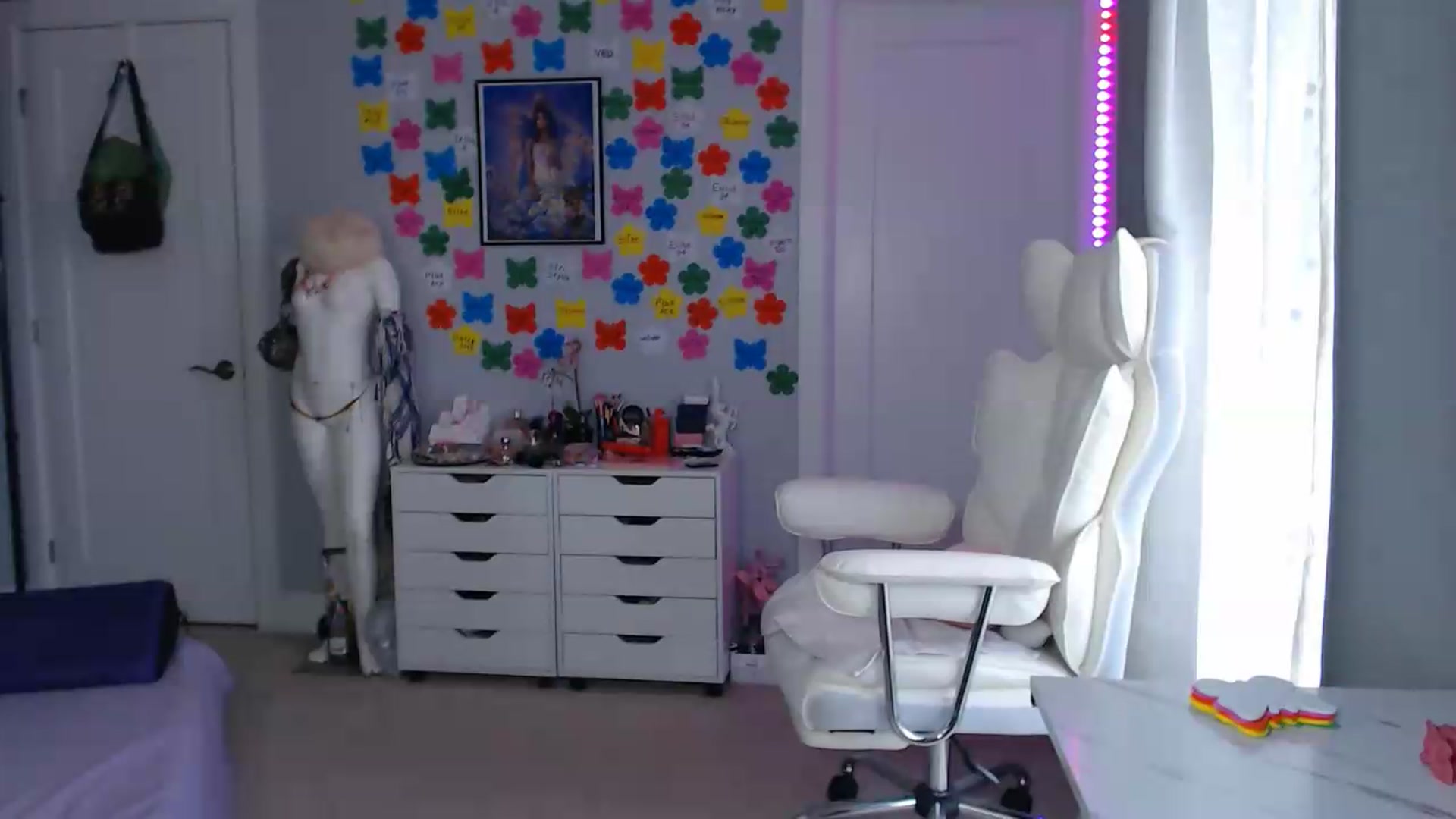 Gallery image thumbnail from GemmaMinx's myfreecams stream on, 09/15/2026, 19:18 image 7 of 20
