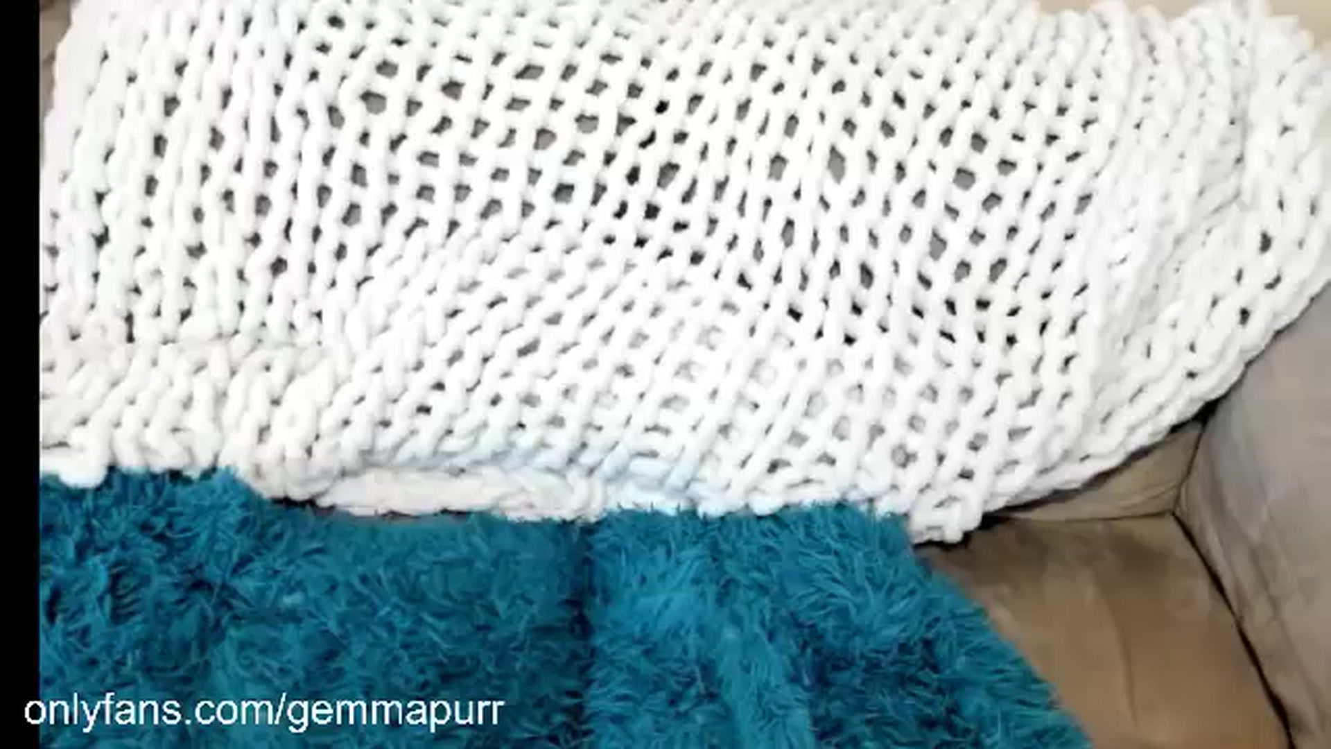 Gallery image thumbnail from GemmaPurr's myfreecams stream on, 10/18/2025, 15:05 image 17 of 20