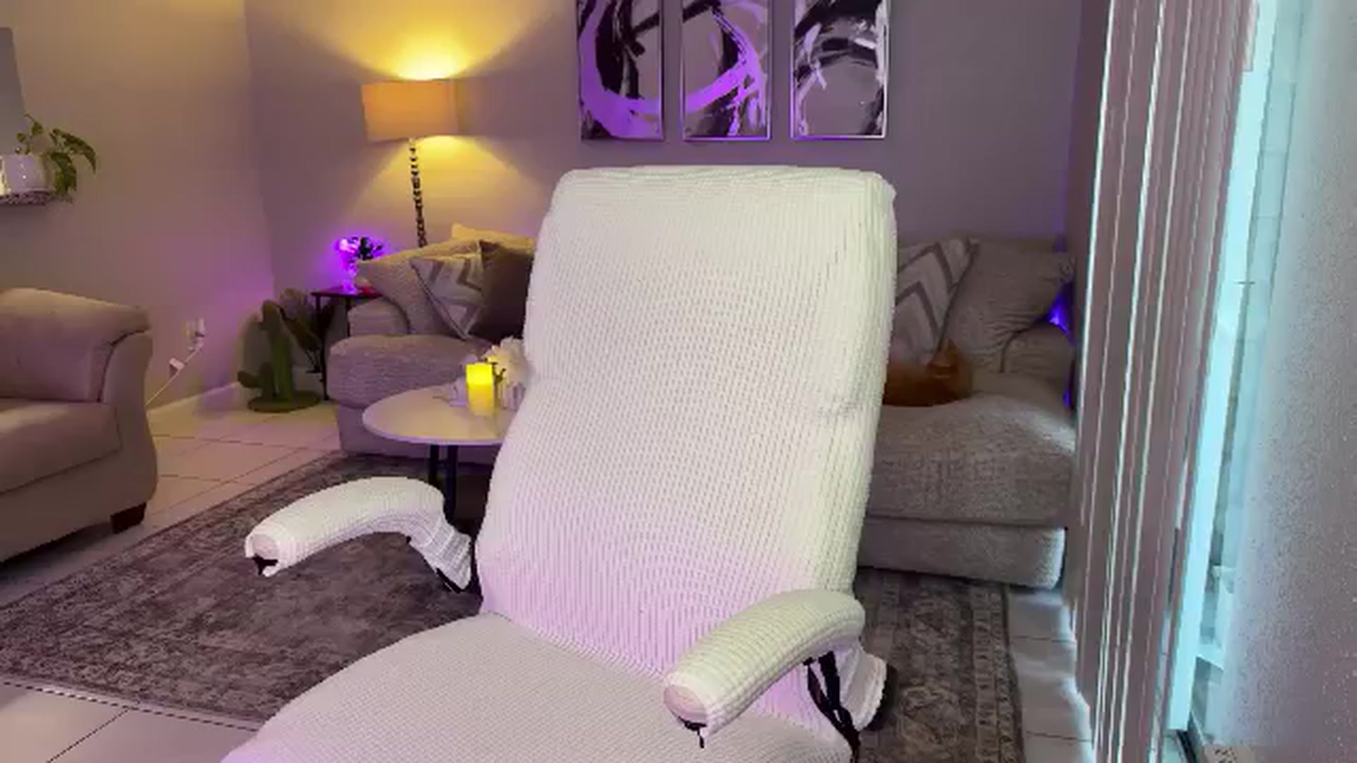 Gallery image thumbnail from Gemmacute's myfreecams stream on, 04/10/2025, 24:53 image 3 of 20