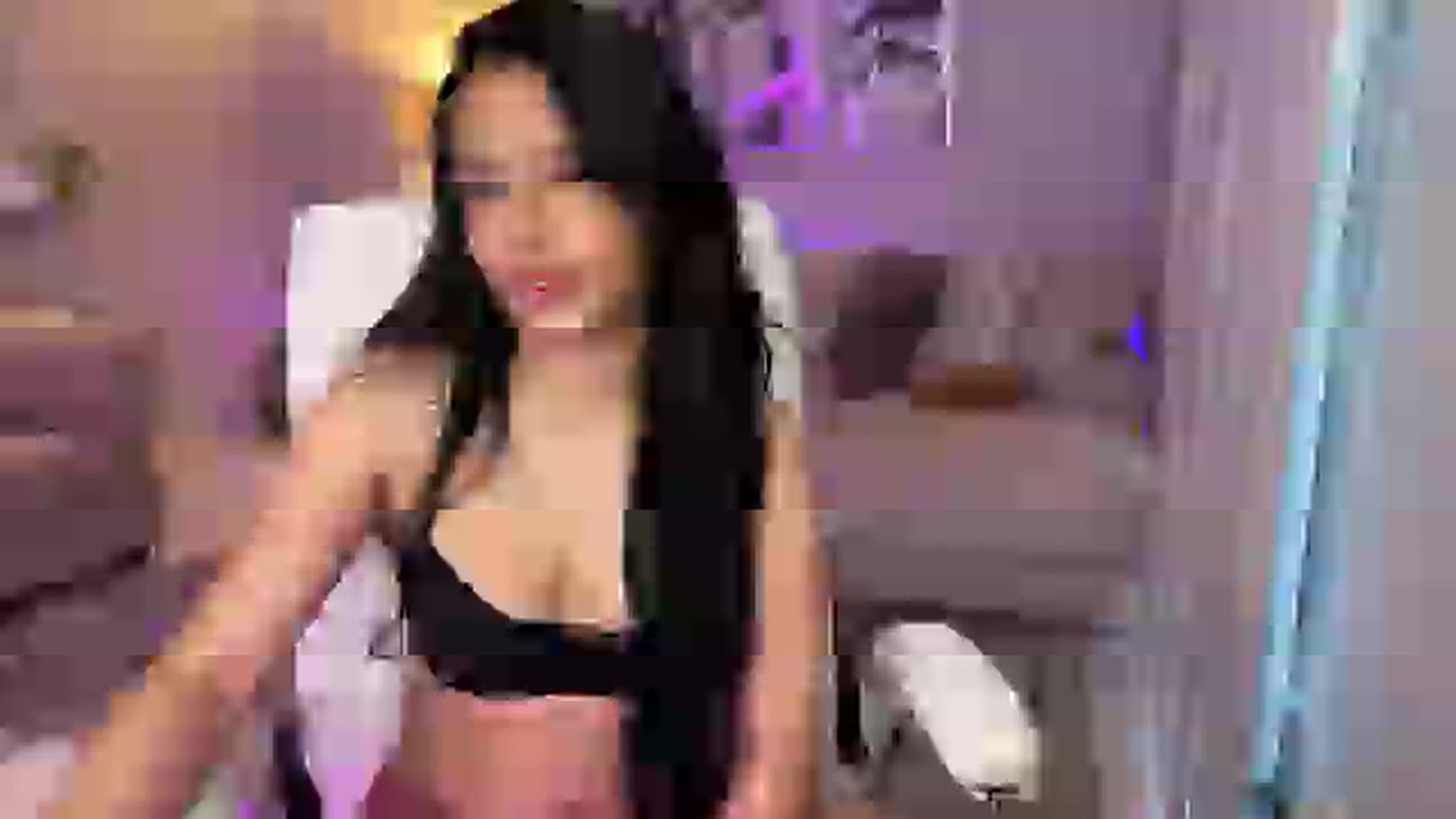 Gallery image thumbnail from Gemmacute's myfreecams stream on, 04/10/2025, 24:53 image 14 of 20