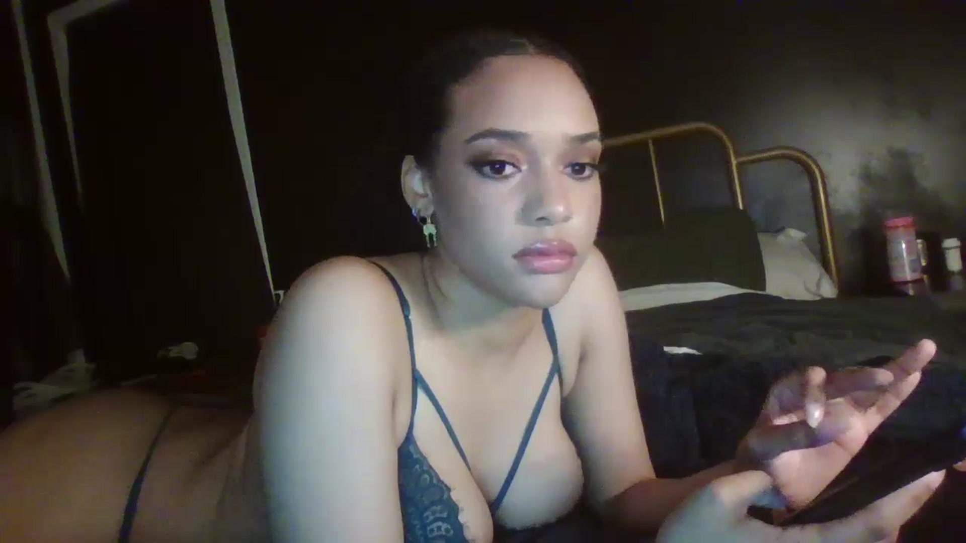 Gallery image thumbnail from Genevieve444's myfreecams stream on, 12/26/2024, 06:11 image 12 of 20