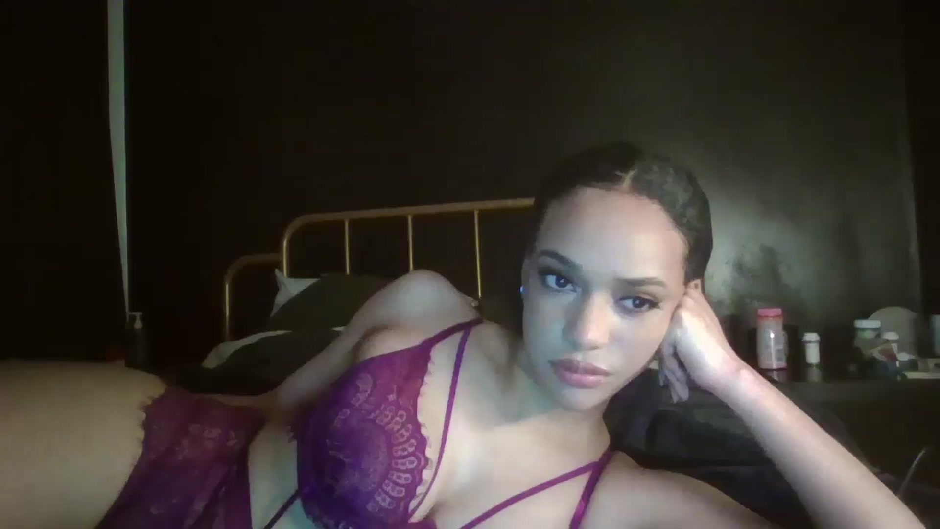 Gallery image thumbnail from Genevieve444's myfreecams stream on, 12/26/2024, 06:11 image 17 of 20