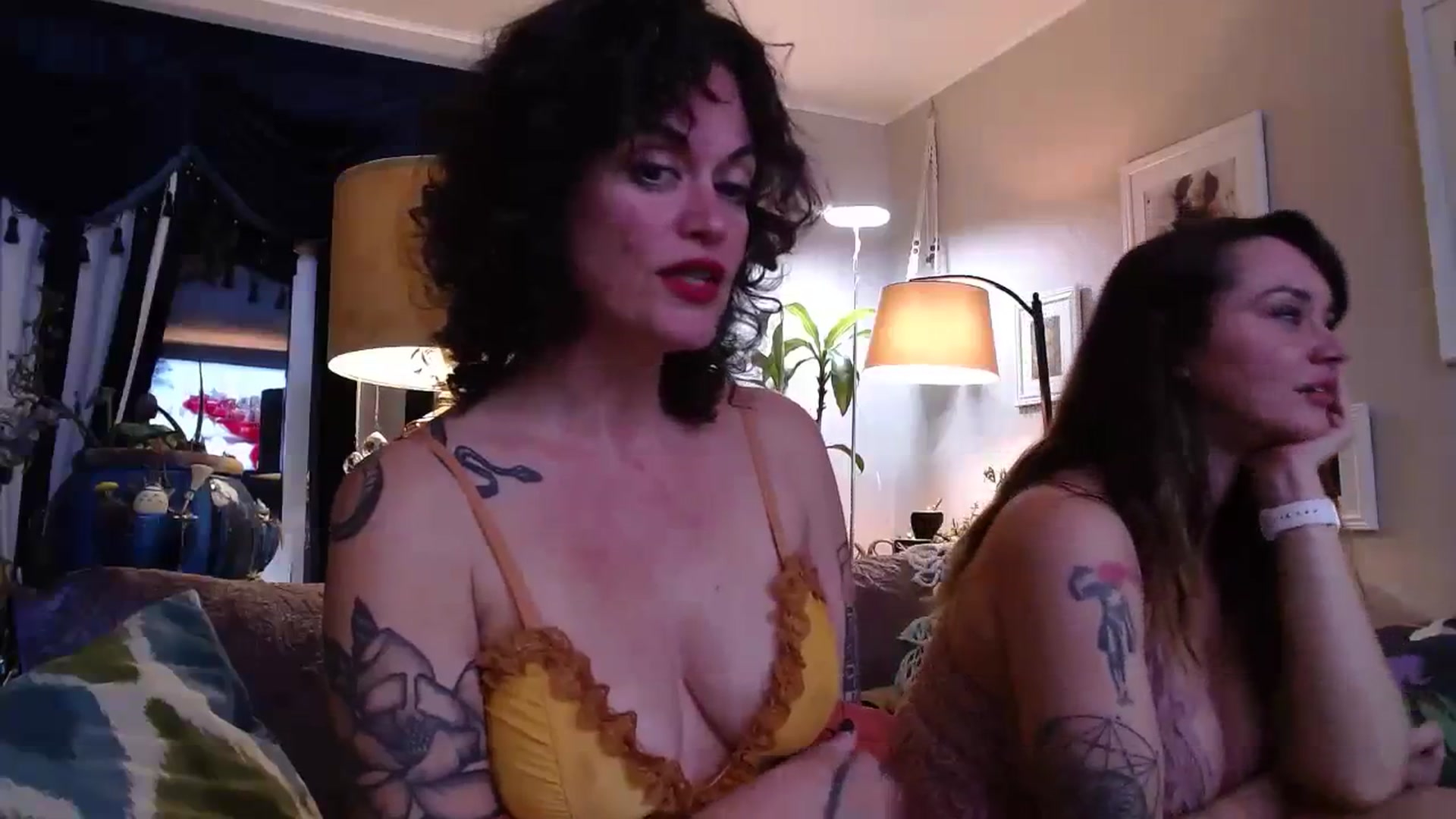 Gallery image thumbnail from GenevieveNyx's myfreecams stream on, 01/12/2024, 05:06 image 14 of 20
