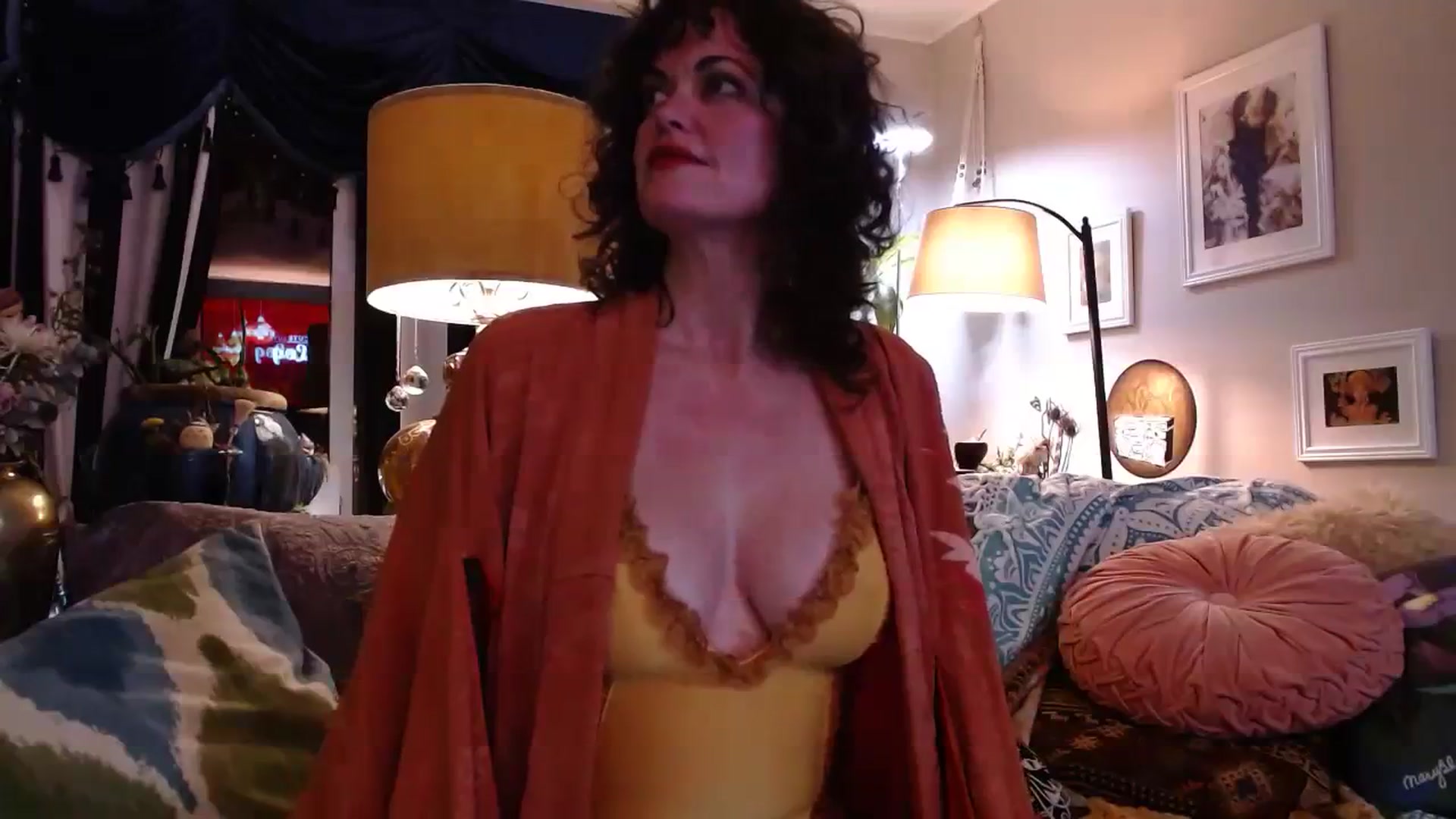 Gallery image thumbnail from GenevieveNyx's myfreecams stream on, 01/12/2024, 05:06 image 2 of 20