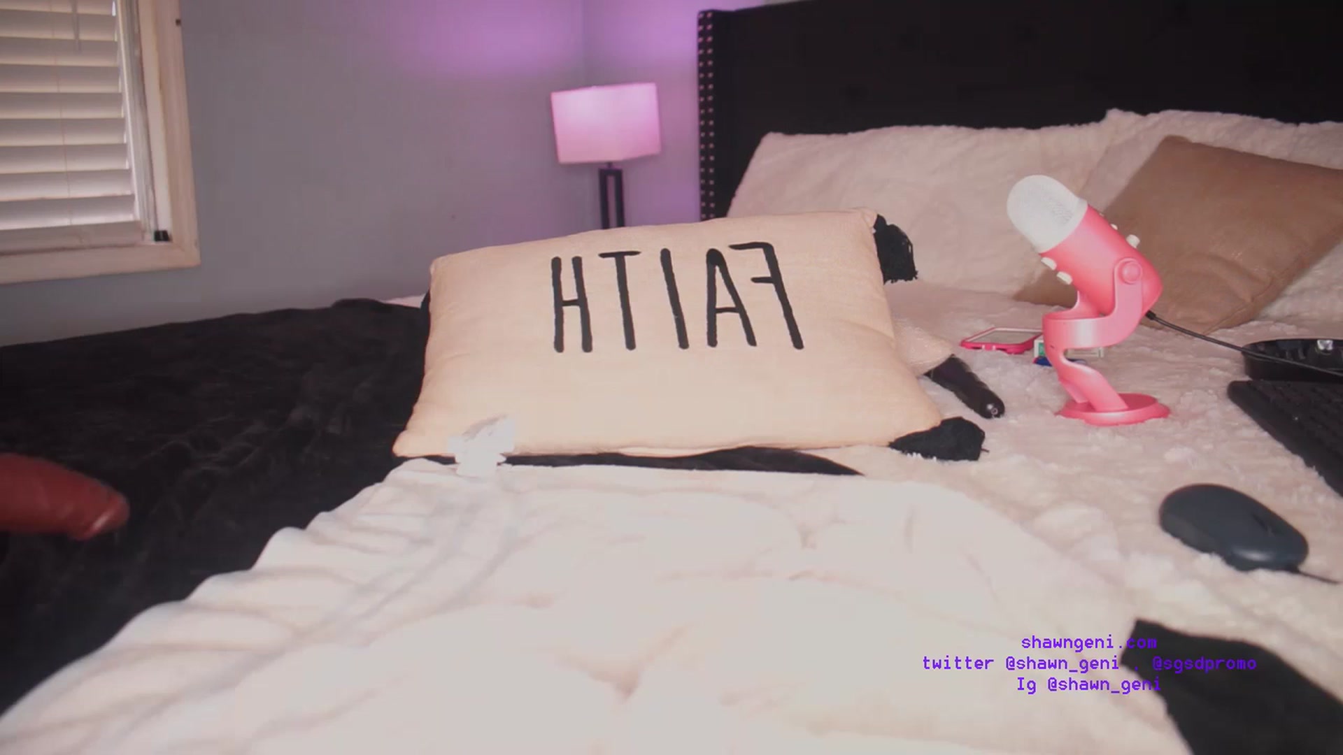 Gallery image thumbnail from GeniBae's myfreecams stream on, 10/11/2023, 17:38 image 19 of 20