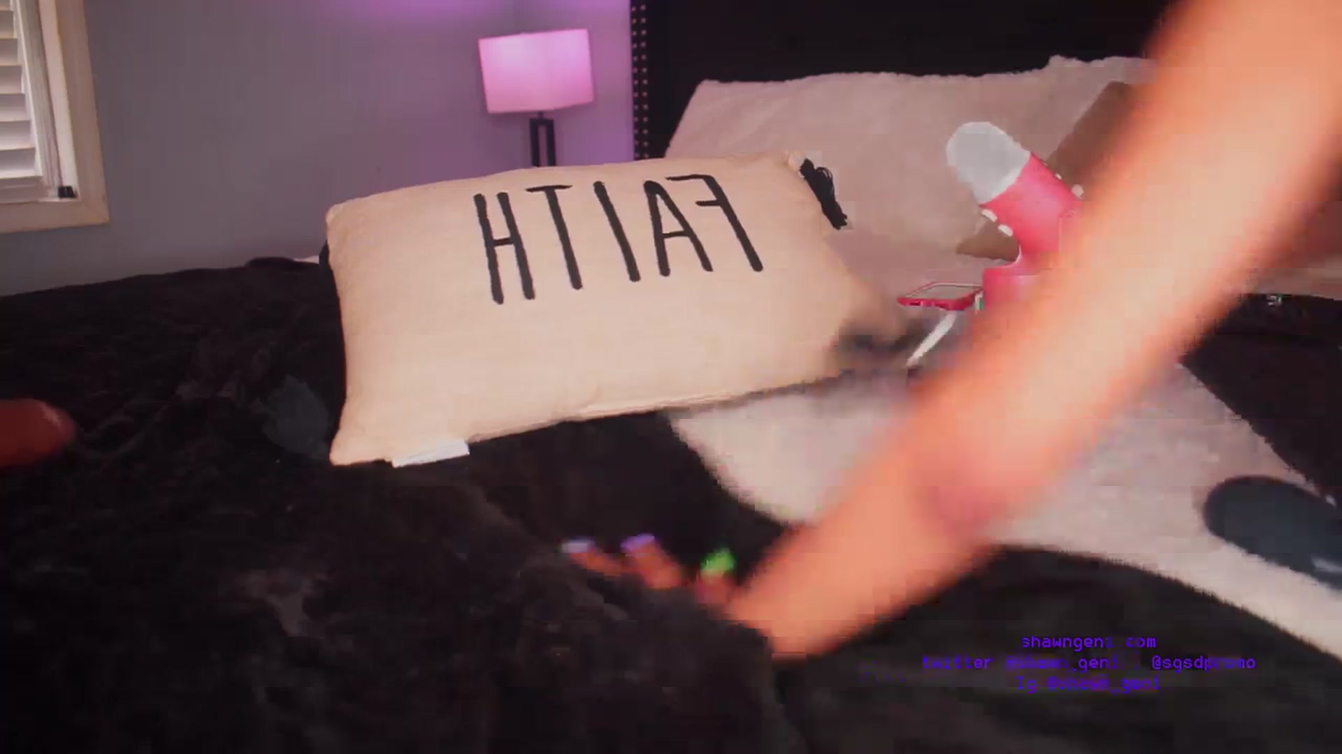Gallery image thumbnail from GeniBae's myfreecams stream on, 10/11/2023, 17:38 image 12 of 20