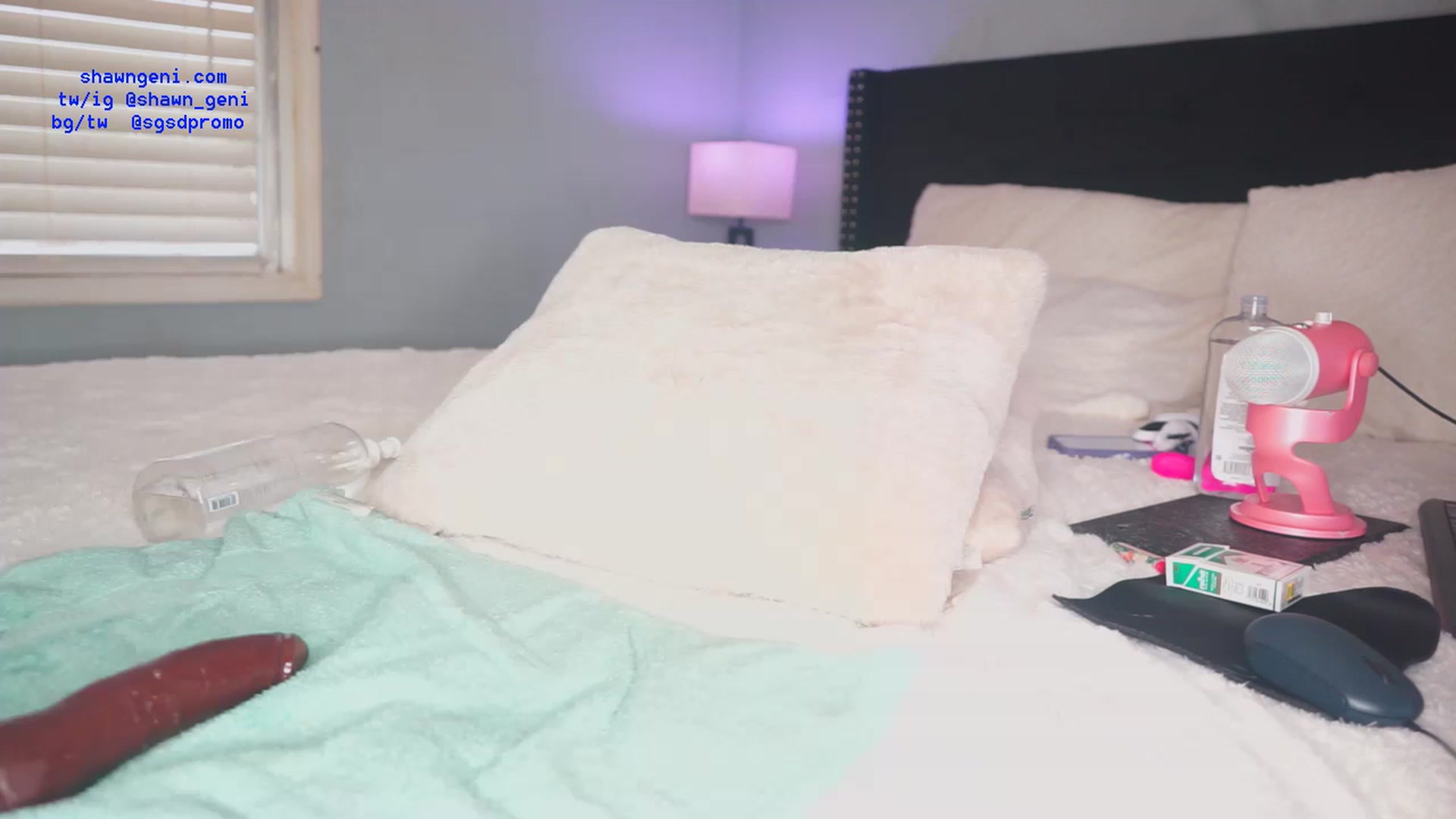 Gallery image thumbnail from GeniBae's myfreecams stream on, 03/08/2024, 14:23 image 12 of 20