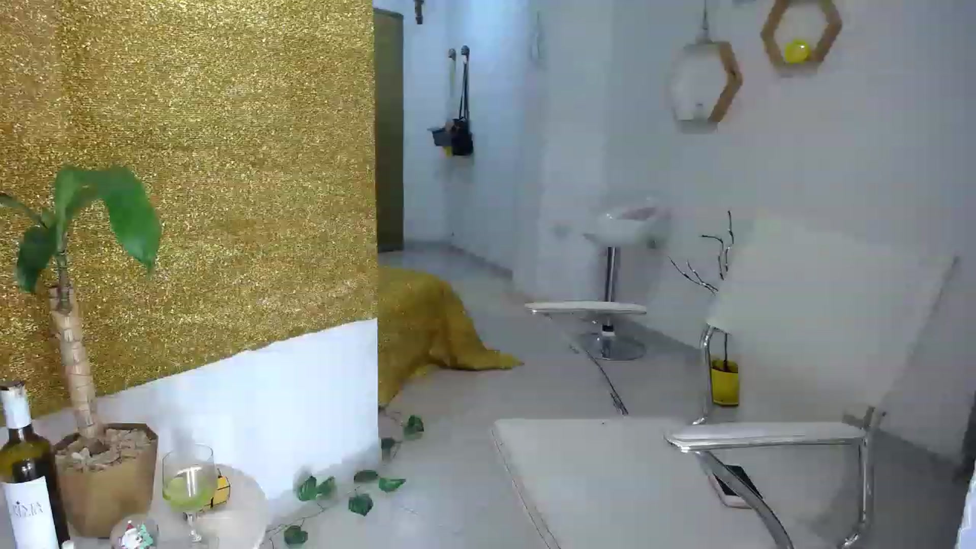 Gallery image thumbnail from Gennesiz96's myfreecams stream on, 12/26/2022, 24:26 image 13 of 20