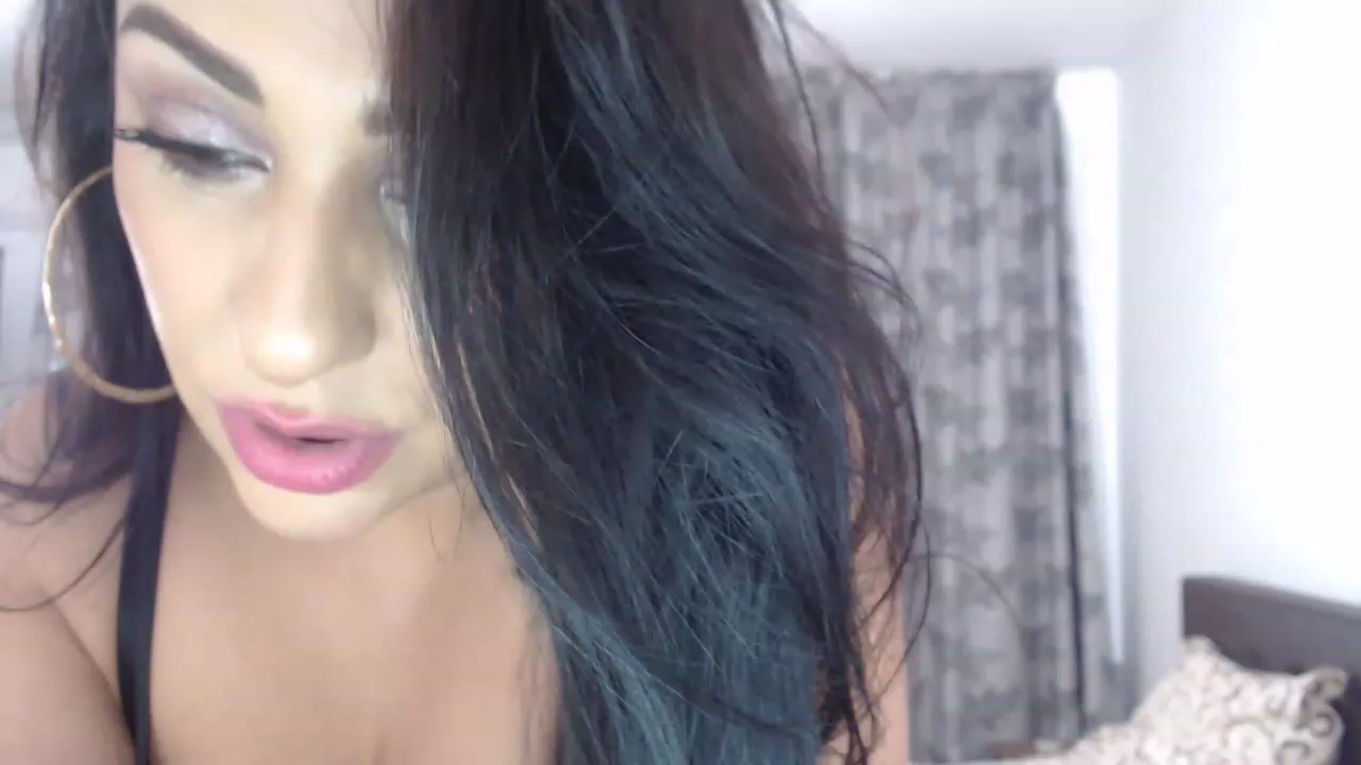 Gallery image thumbnail from GeoBigBoobsX's myfreecams stream on, 11/24/2022, 12:19 image 16 of 20