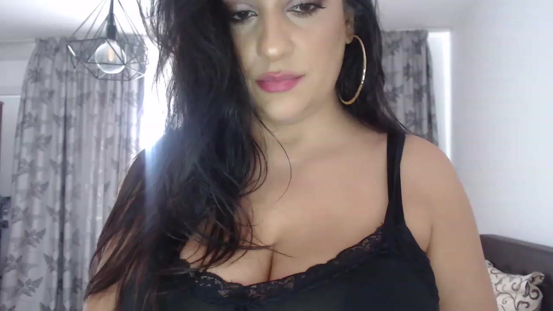 Gallery image thumbnail from GeoBigBoobsX's myfreecams stream on, 11/24/2022, 12:19 image 20 of 20