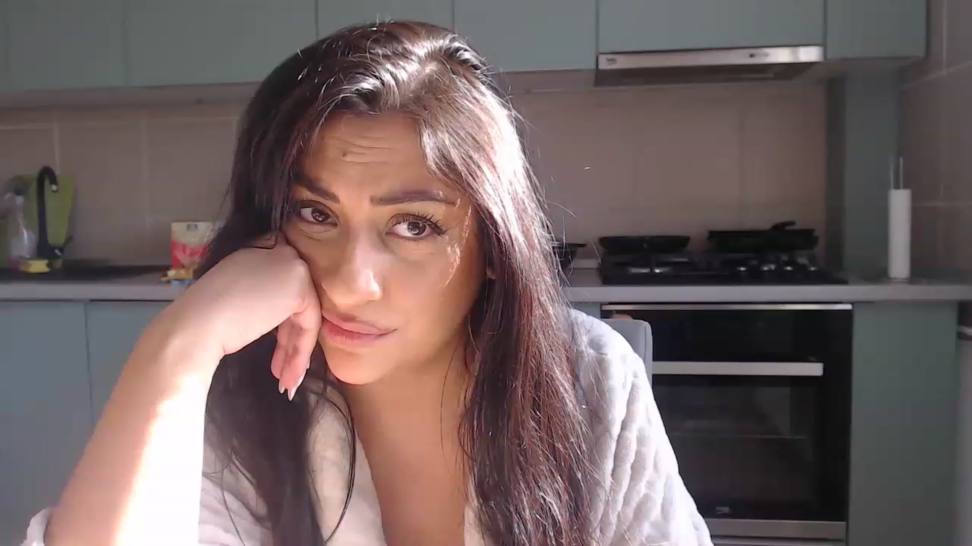 Gallery image thumbnail from GeoBigBoobsX's myfreecams stream on, 11/26/2022, 12:11 image 12 of 20