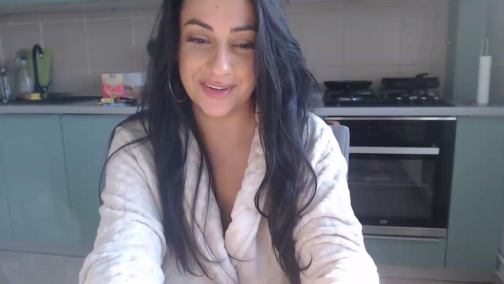 Gallery image thumbnail from GeoBigBoobsX's myfreecams stream on, 11/26/2022, 12:11 image 9 of 20
