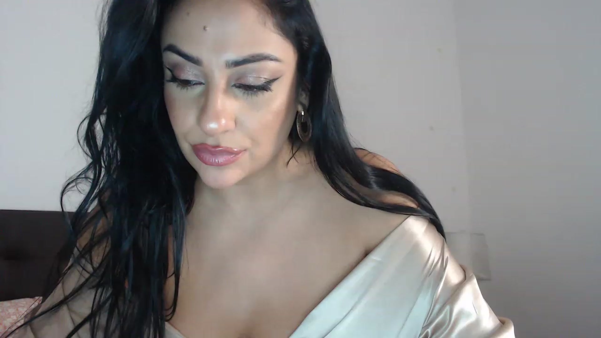 Gallery image thumbnail from GeoBigBoobsX's myfreecams stream on, 12/12/2022, 16:12 image 19 of 20