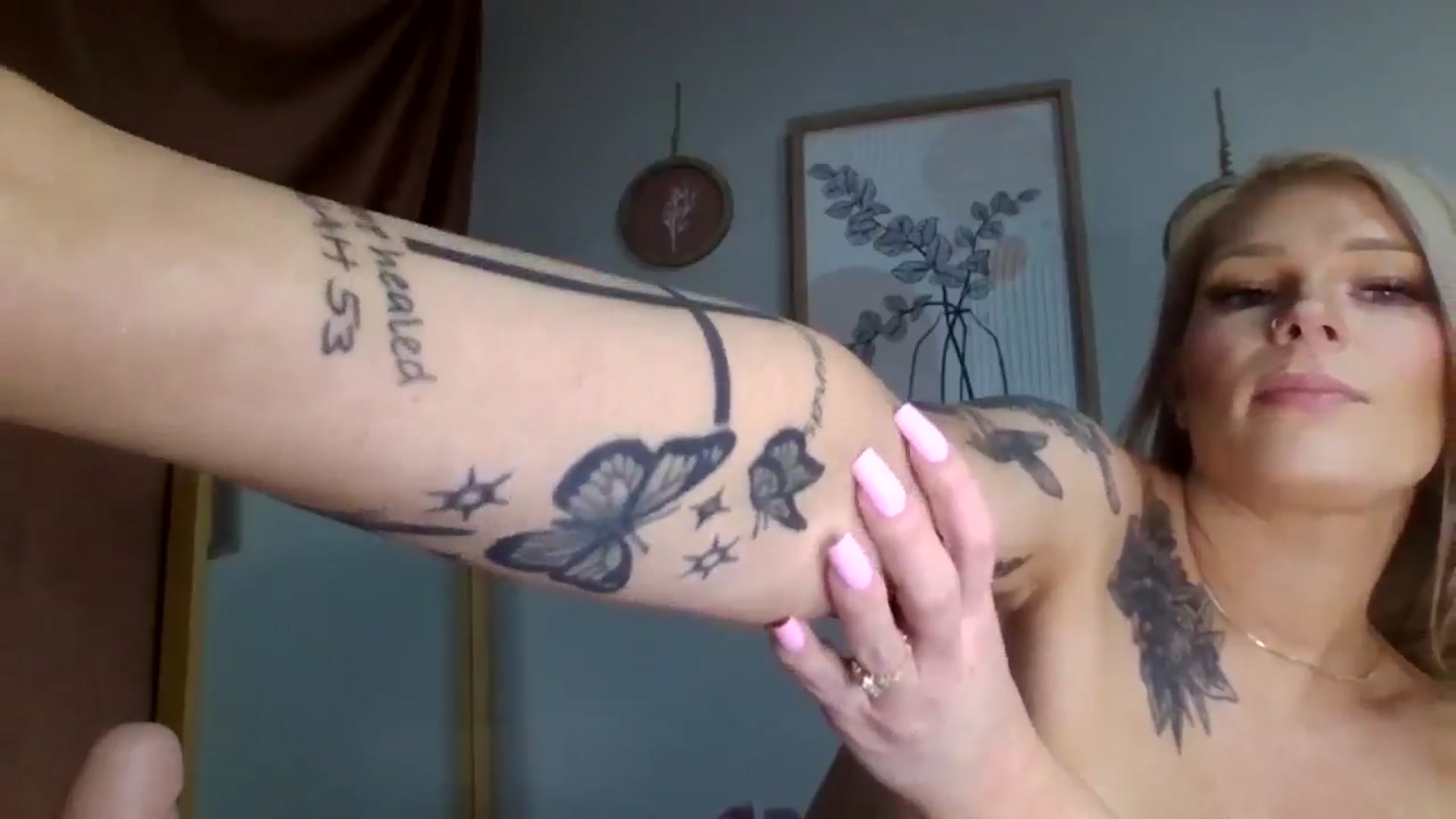 Gallery image thumbnail from GeorgiaP's myfreecams stream on, 01/06/2026, 07:37 image 10 of 20