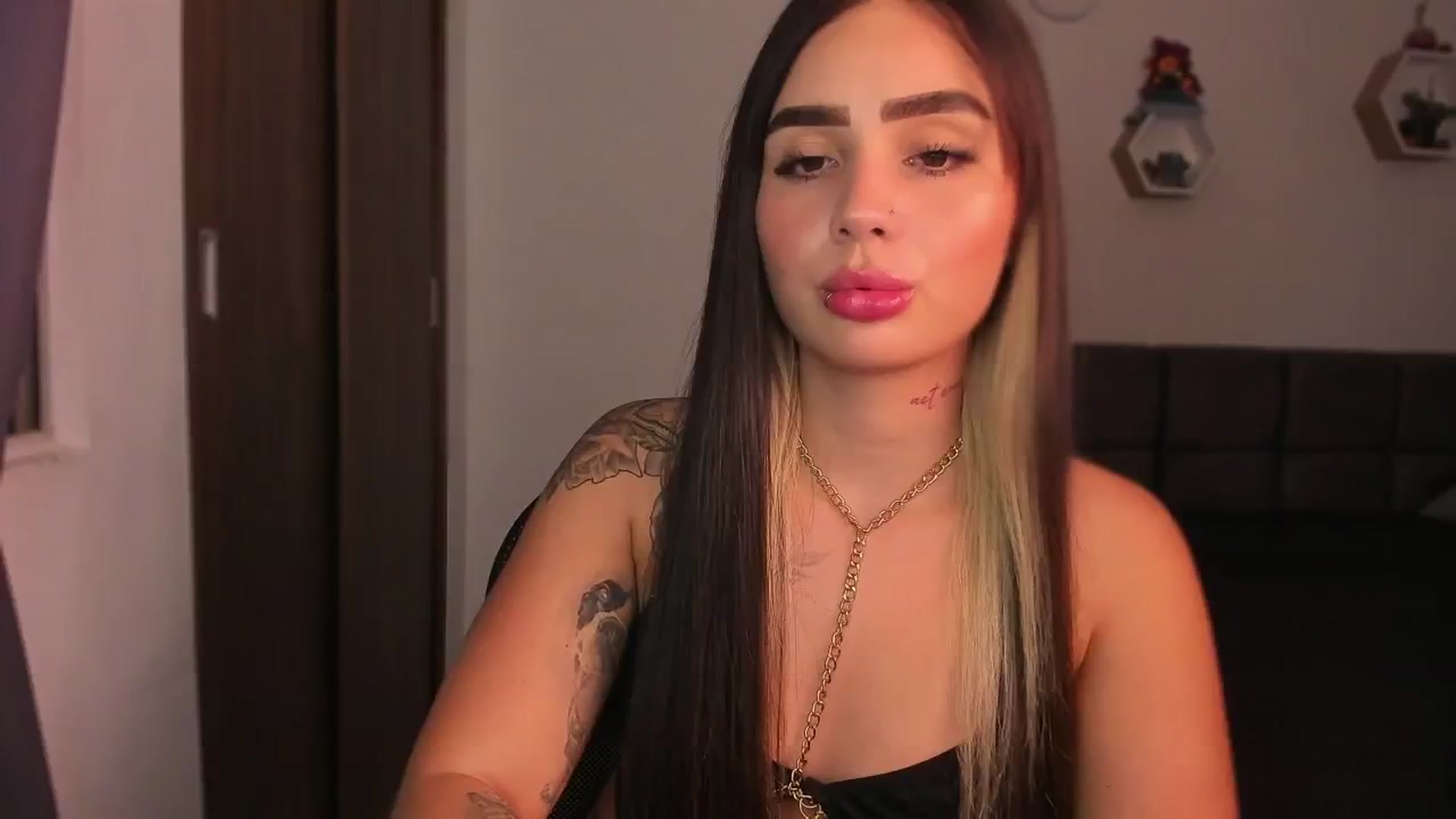 Gallery image thumbnail from GeorgiaVelvet's myfreecams stream on, 07/03/2025, 09:02 image 16 of 20
