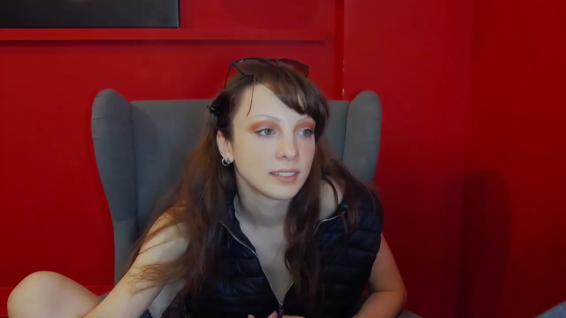 Gallery image thumbnail from Georgia_Ly's myfreecams stream on, 05/24/2024, 18:16 image 14 of 20
