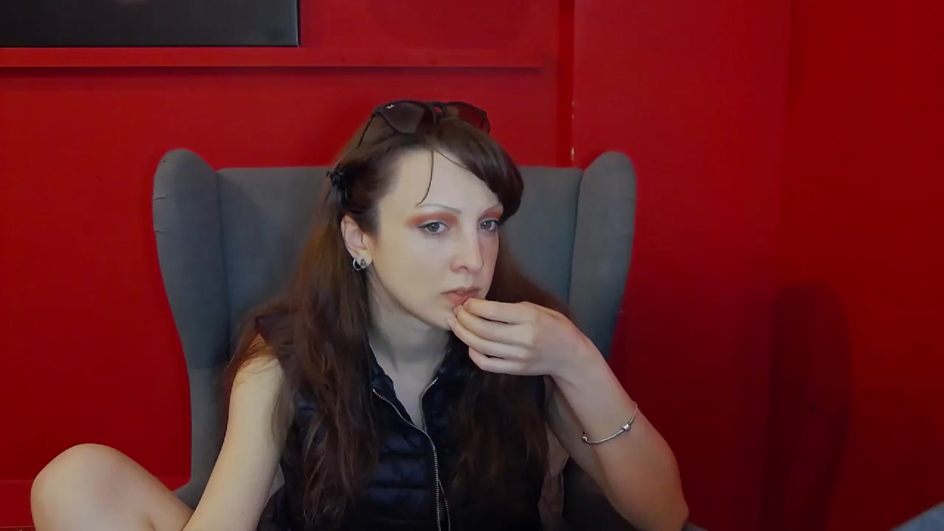 Gallery image thumbnail from Georgia_Ly's myfreecams stream on, 05/24/2024, 19:00 image 8 of 20