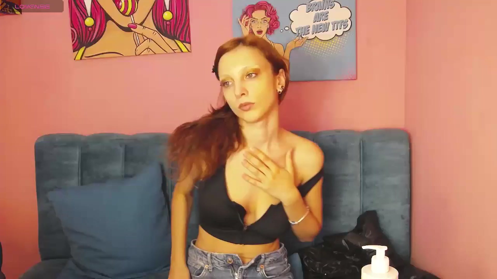 Gallery image thumbnail from Georgia_Ly's myfreecams stream on, 08/07/2024, 22:57 image 1 of 20