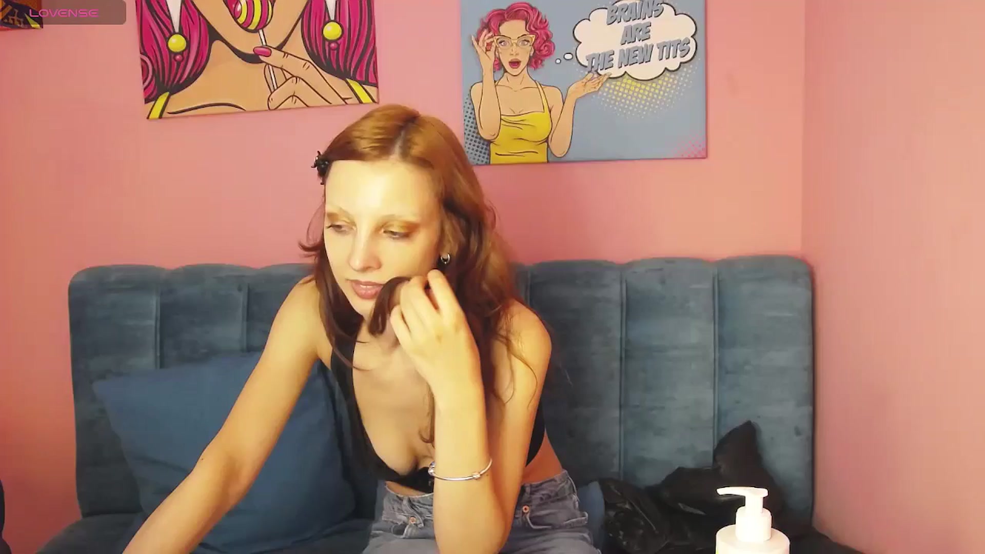 Gallery image thumbnail from Georgia_Ly's myfreecams stream on, 08/07/2024, 22:57 image 4 of 20