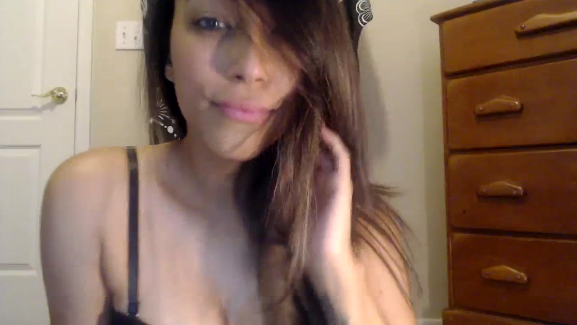 Gallery image thumbnail from GeorgieFox's myfreecams stream on, 08/06/2023, 01:04 image 4 of 20