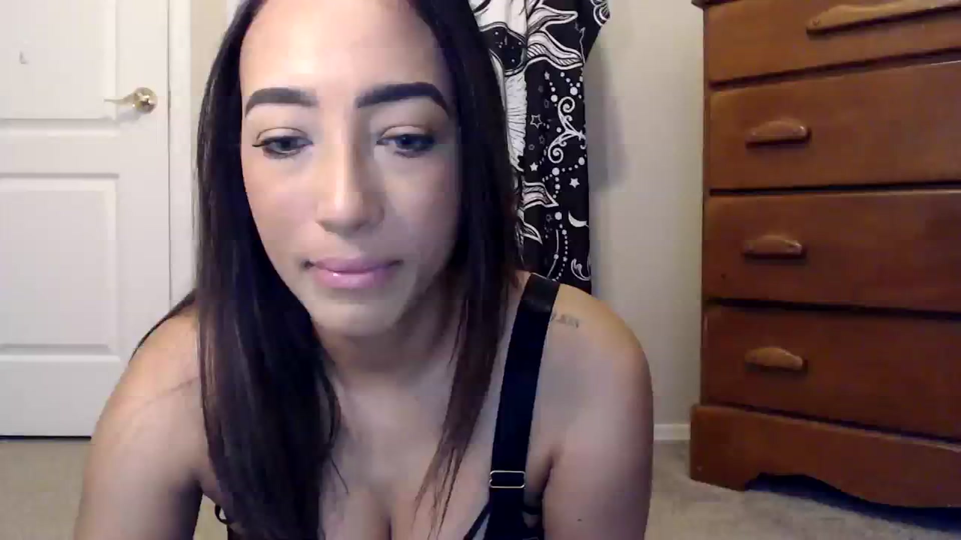 Gallery image thumbnail from GeorgieFox's myfreecams stream on, 08/06/2023, 22:20 image 3 of 20