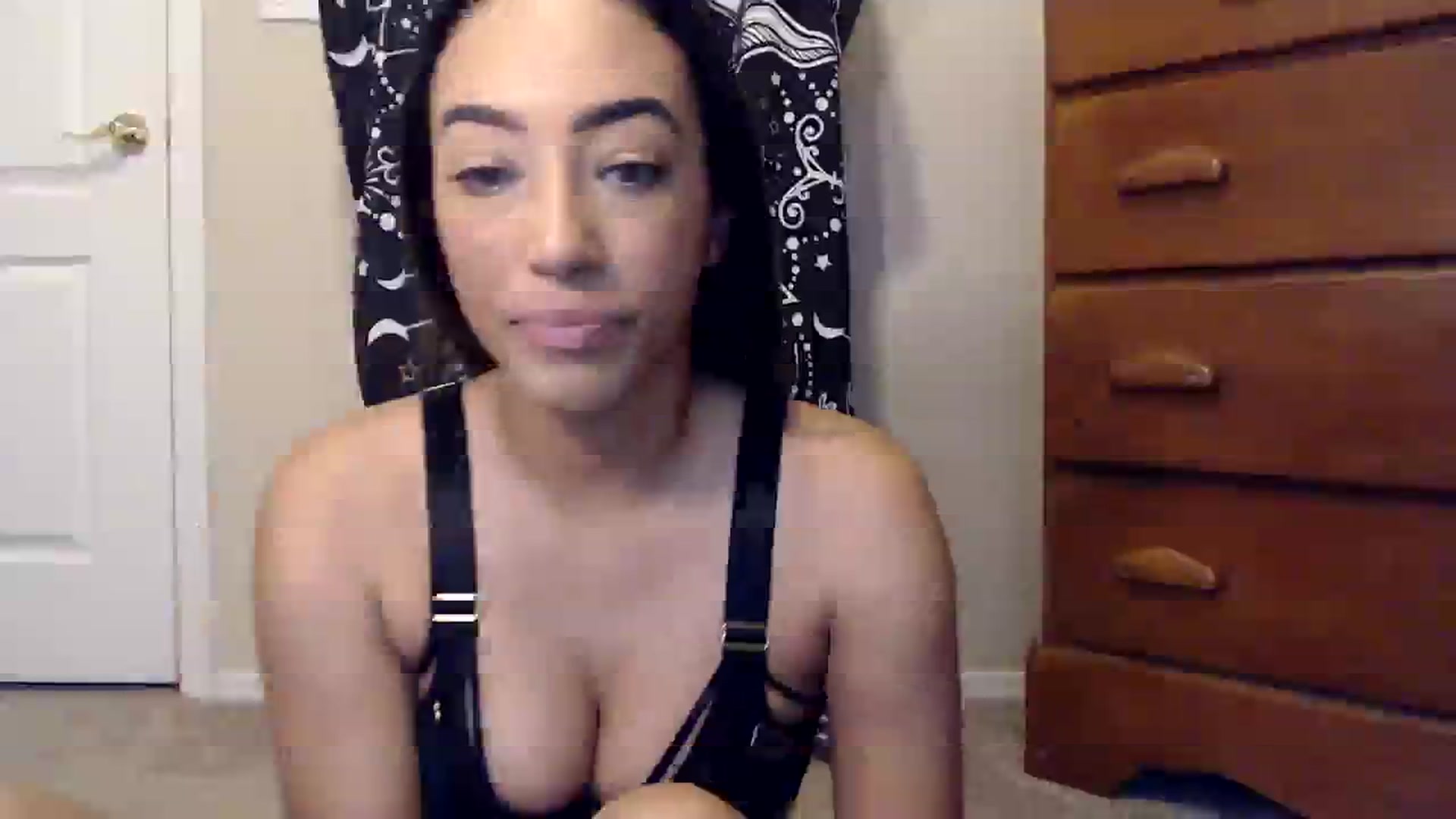 Gallery image thumbnail from GeorgieFox's myfreecams stream on, 08/06/2023, 22:20 image 12 of 20