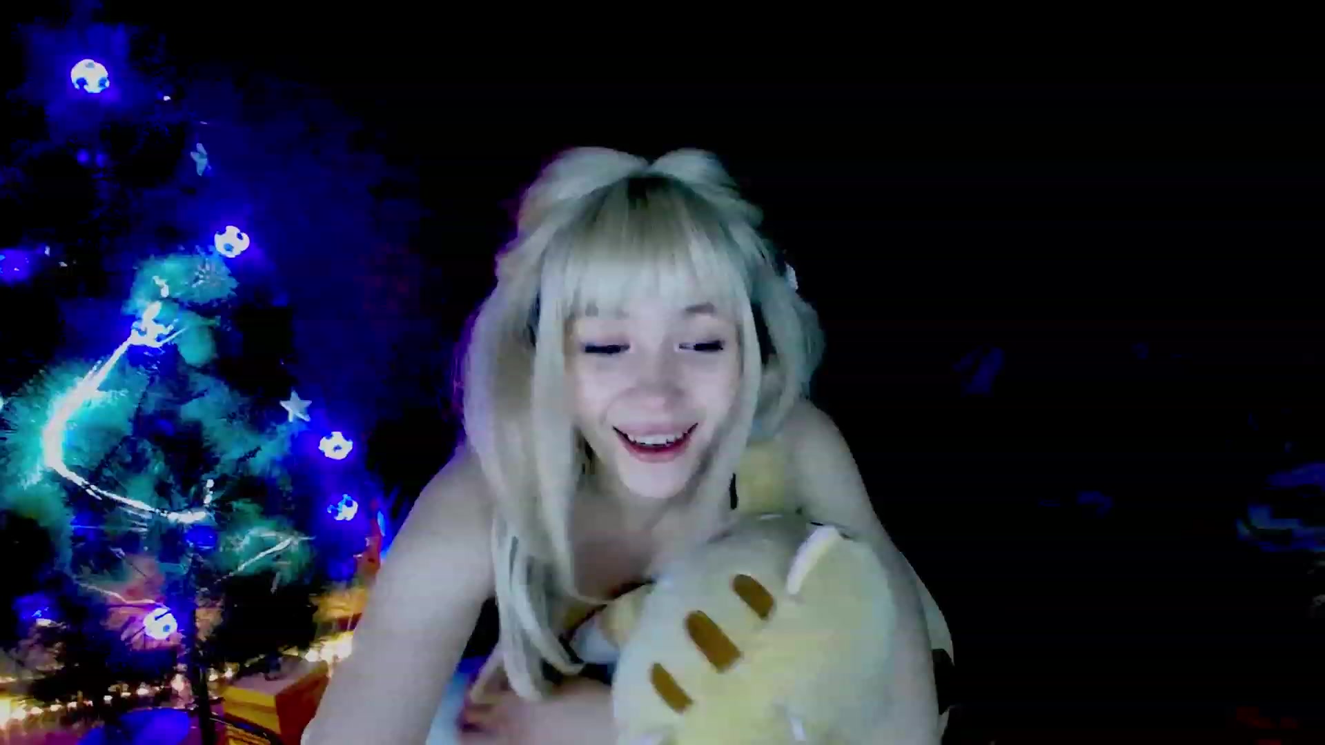 Gallery image thumbnail from GetRightMe's myfreecams stream on, 12/15/2022, 21:00 image 15 of 20