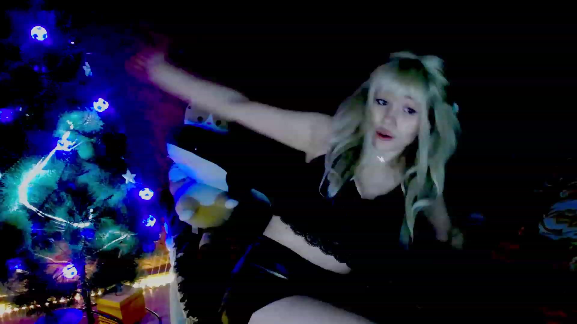 Gallery image thumbnail from GetRightMe's myfreecams stream on, 12/15/2022, 21:00 image 18 of 20