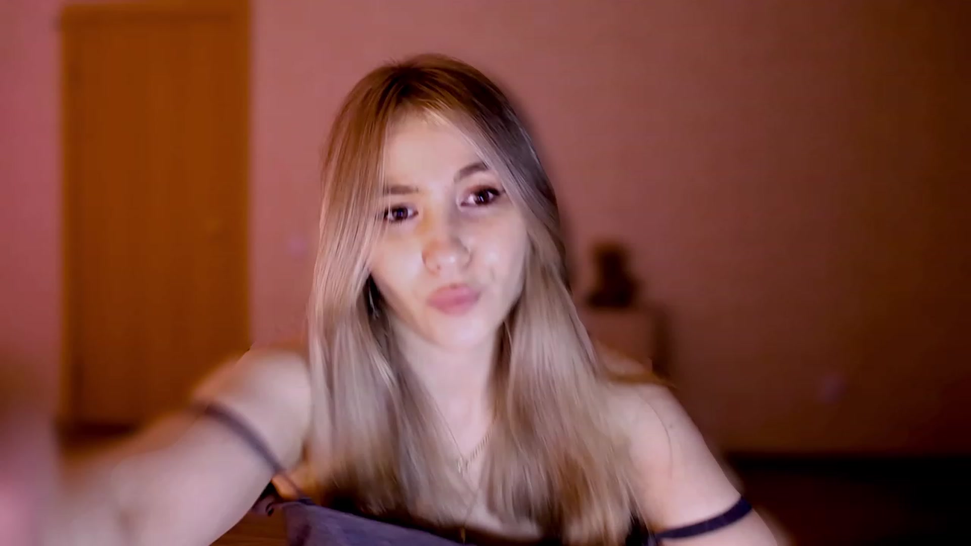 Gallery image thumbnail from GetRightMe's myfreecams stream on, 10/02/2023, 16:09 image 19 of 20