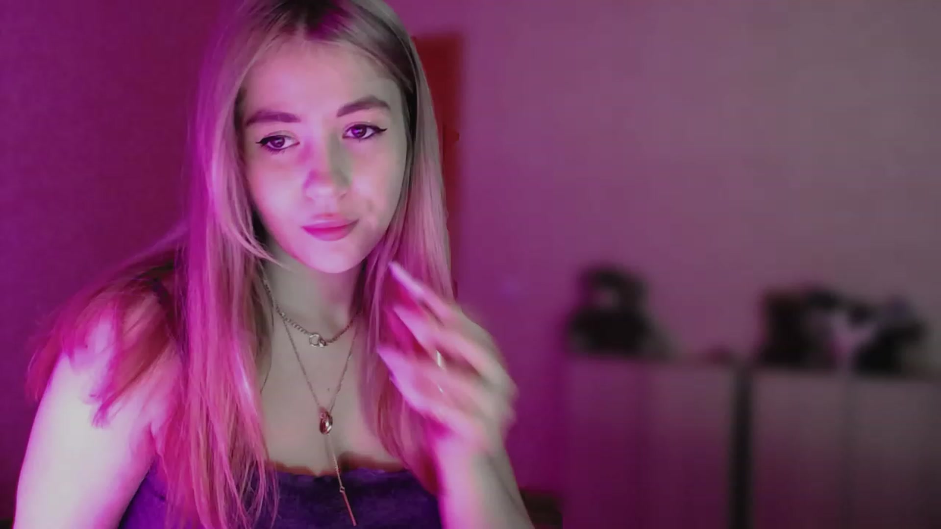 Gallery image thumbnail from GetRightMe's myfreecams stream on, 10/08/2023, 16:51 image 15 of 20