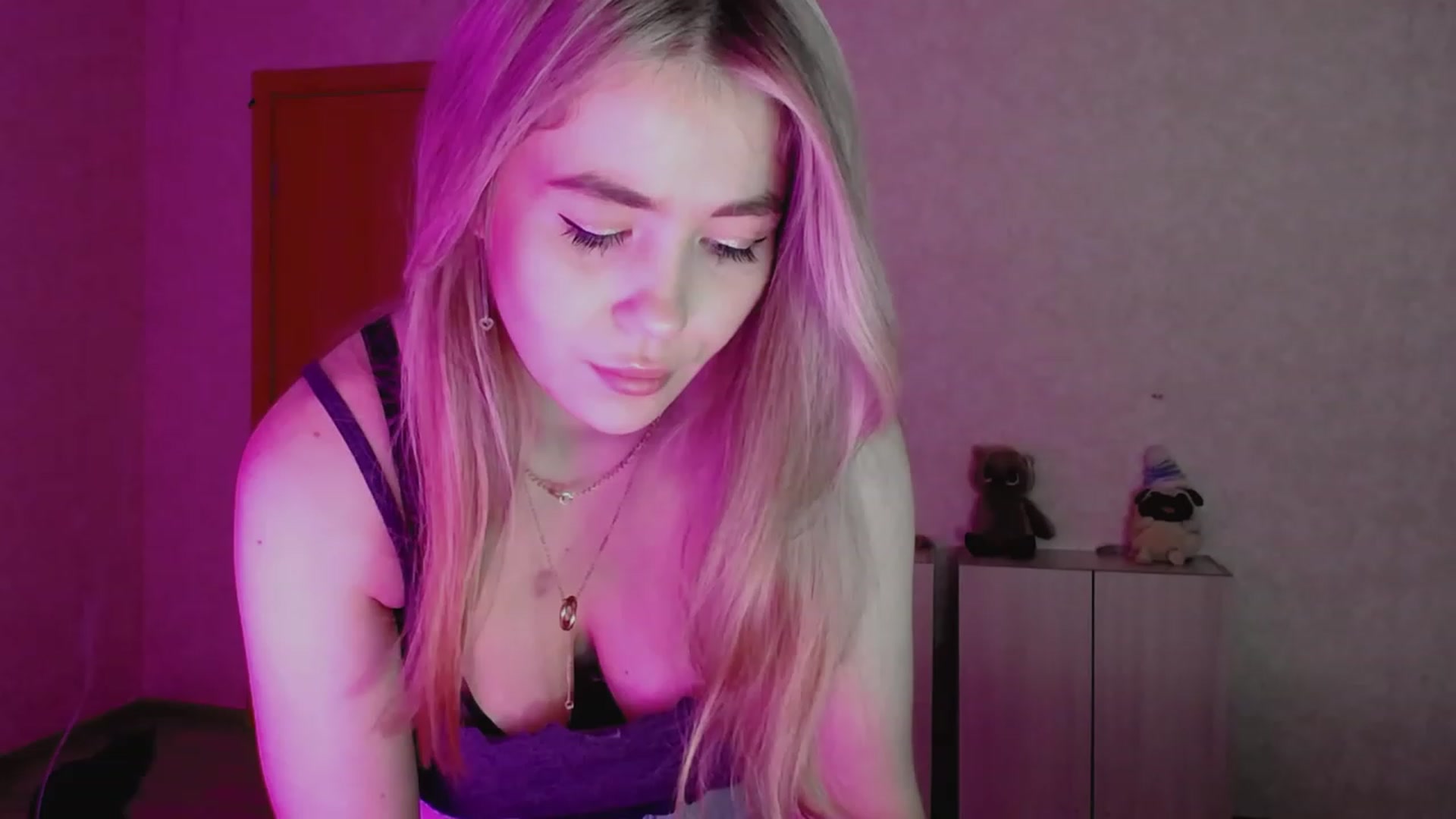Gallery image thumbnail from GetRightMe's myfreecams stream on, 10/08/2023, 16:51 image 3 of 20