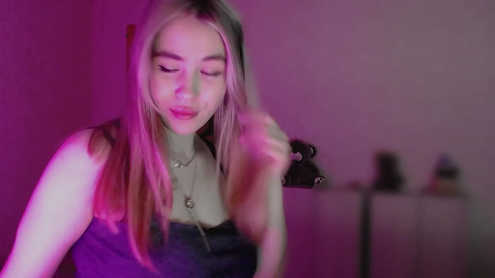 Gallery image thumbnail from GetRightMe's myfreecams stream on, 10/08/2023, 16:51 image 7 of 20