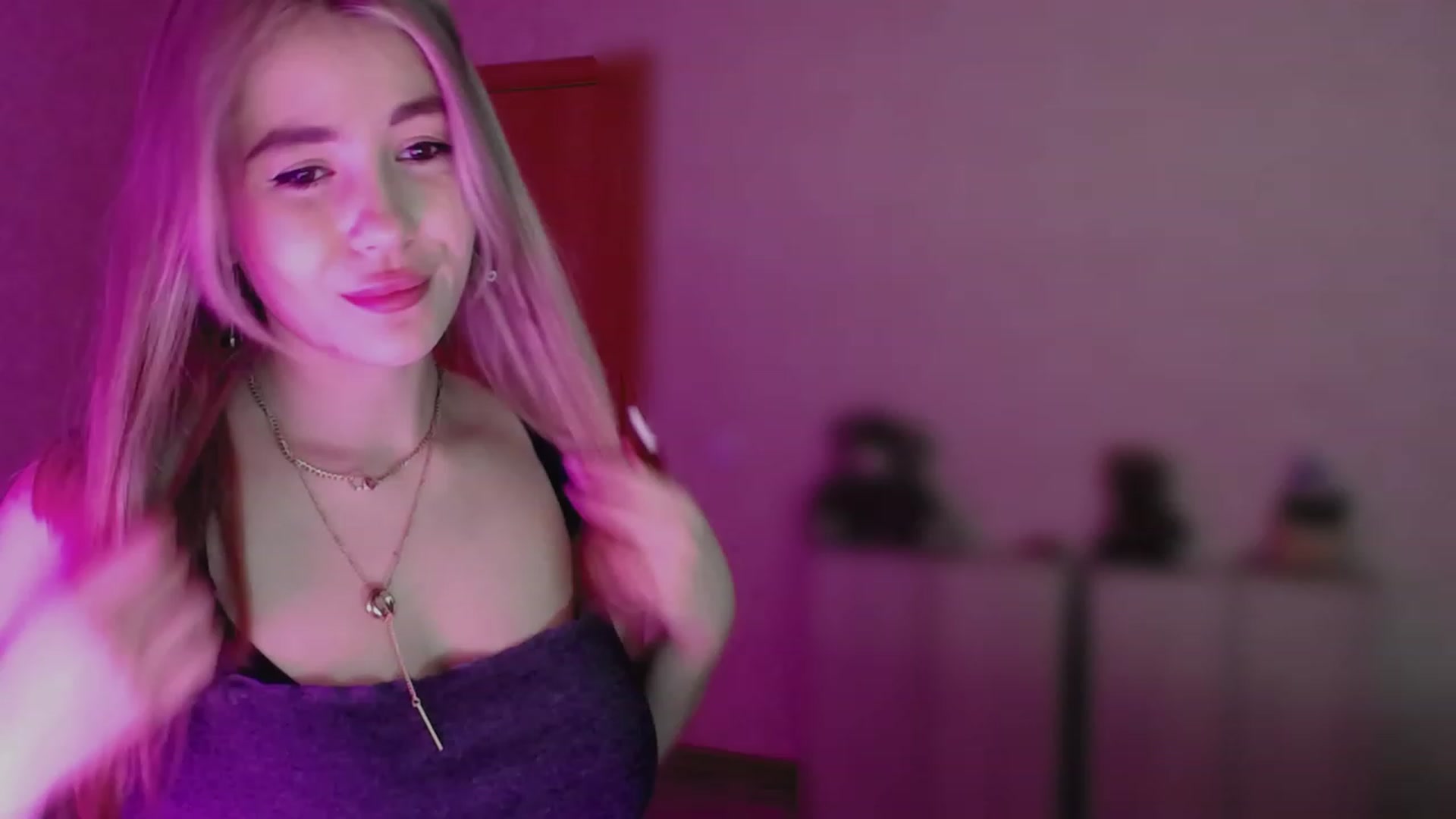 Gallery image thumbnail from GetRightMe's myfreecams stream on, 10/08/2023, 16:51 image 10 of 20