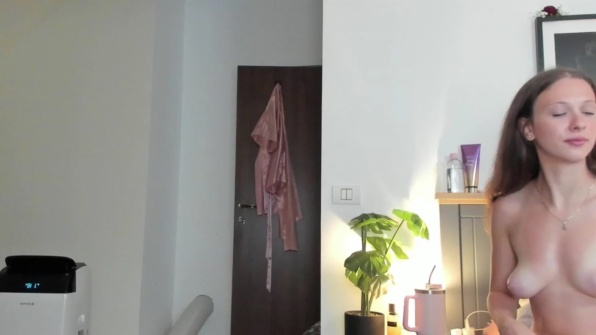 Gallery image thumbnail from GiaBlu's myfreecams stream on, 06/23/2025, 20:40 image 1 of 20