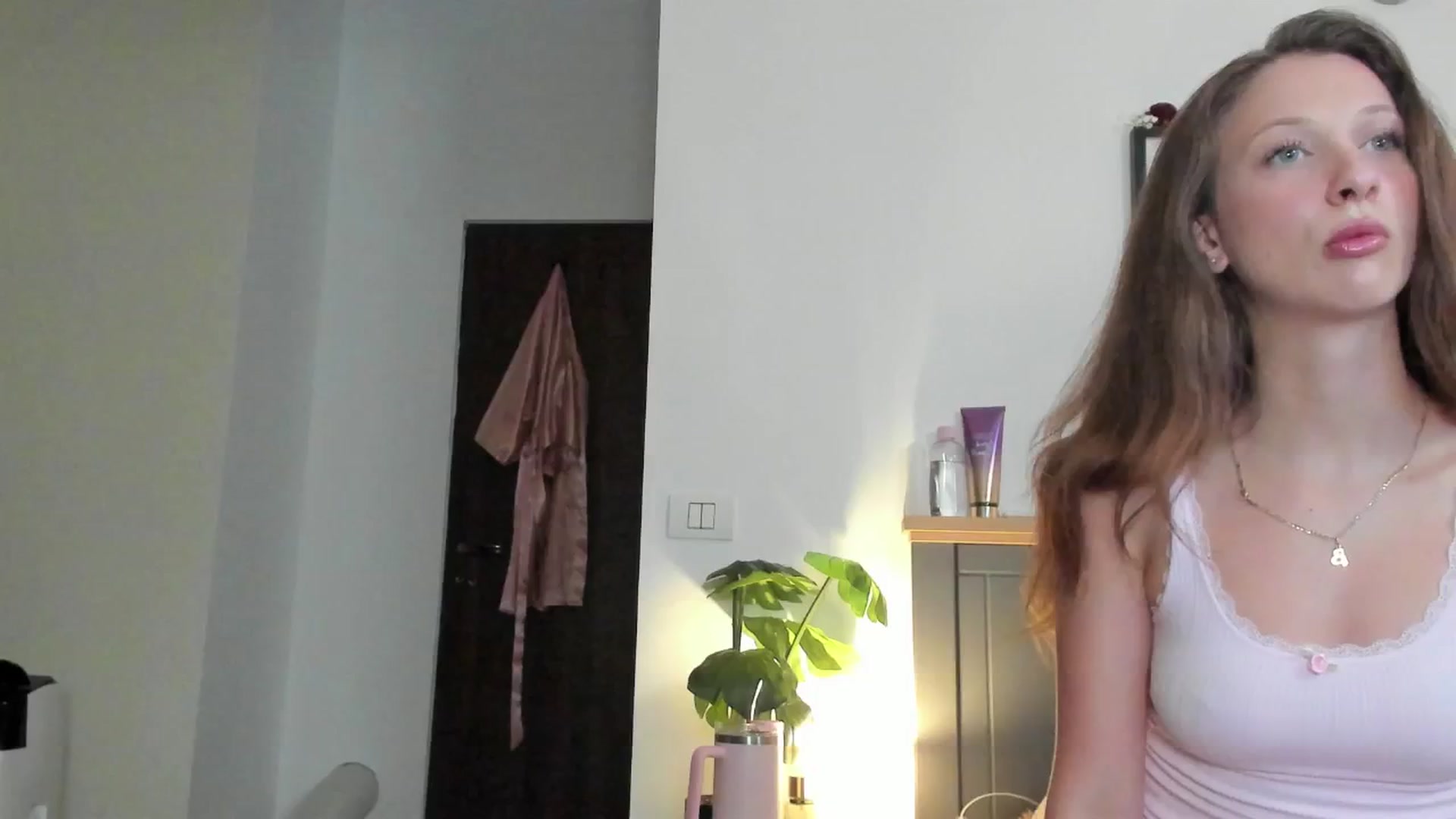 Gallery image thumbnail from GiaBlu's myfreecams stream on, 06/24/2025, 15:06 image 5 of 20