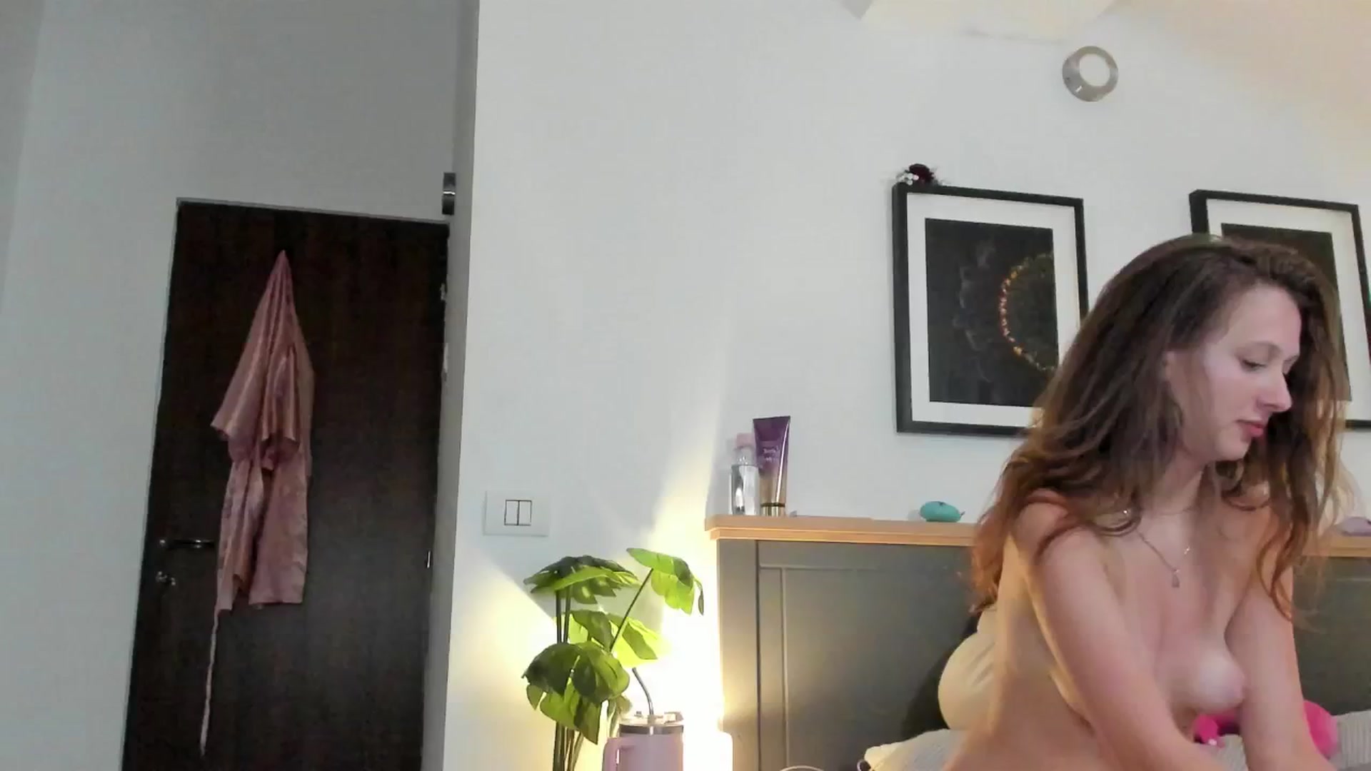 Gallery image thumbnail from GiaBlu's myfreecams stream on, 06/24/2025, 18:38 image 13 of 20