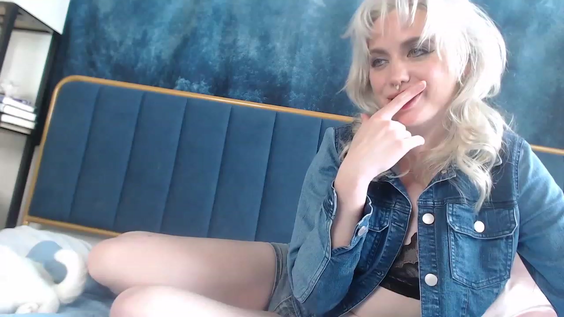Gallery image thumbnail from GiaGeorge25's myfreecams stream on, 05/27/2023, 16:40 image 17 of 20