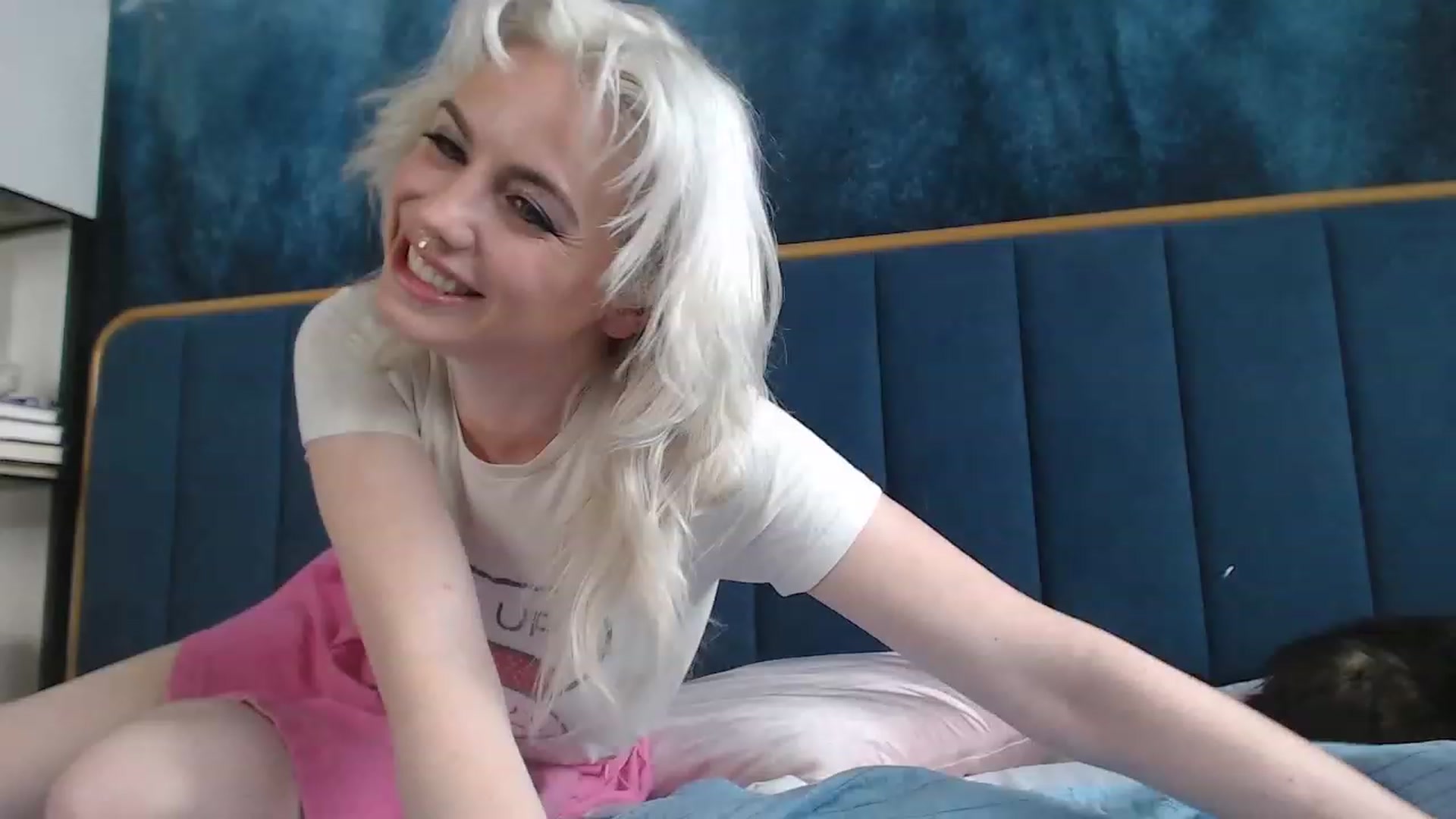 Gallery image thumbnail from GiaGeorge25's myfreecams stream on, 05/29/2023, 16:56 image 3 of 20