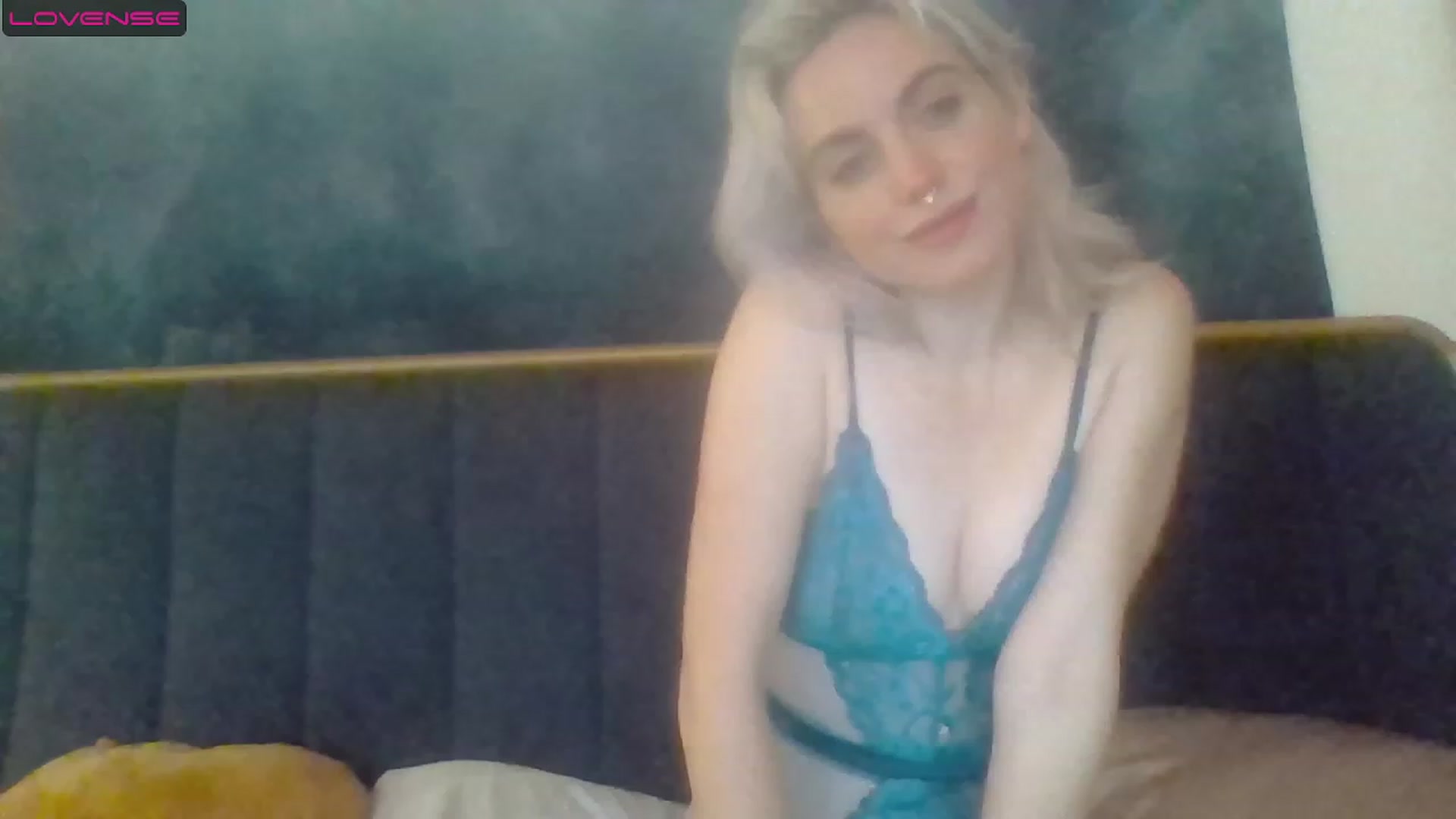 Gallery image thumbnail from GiaGeorge25's myfreecams stream on, 08/11/2023, 02:19 image 3 of 20