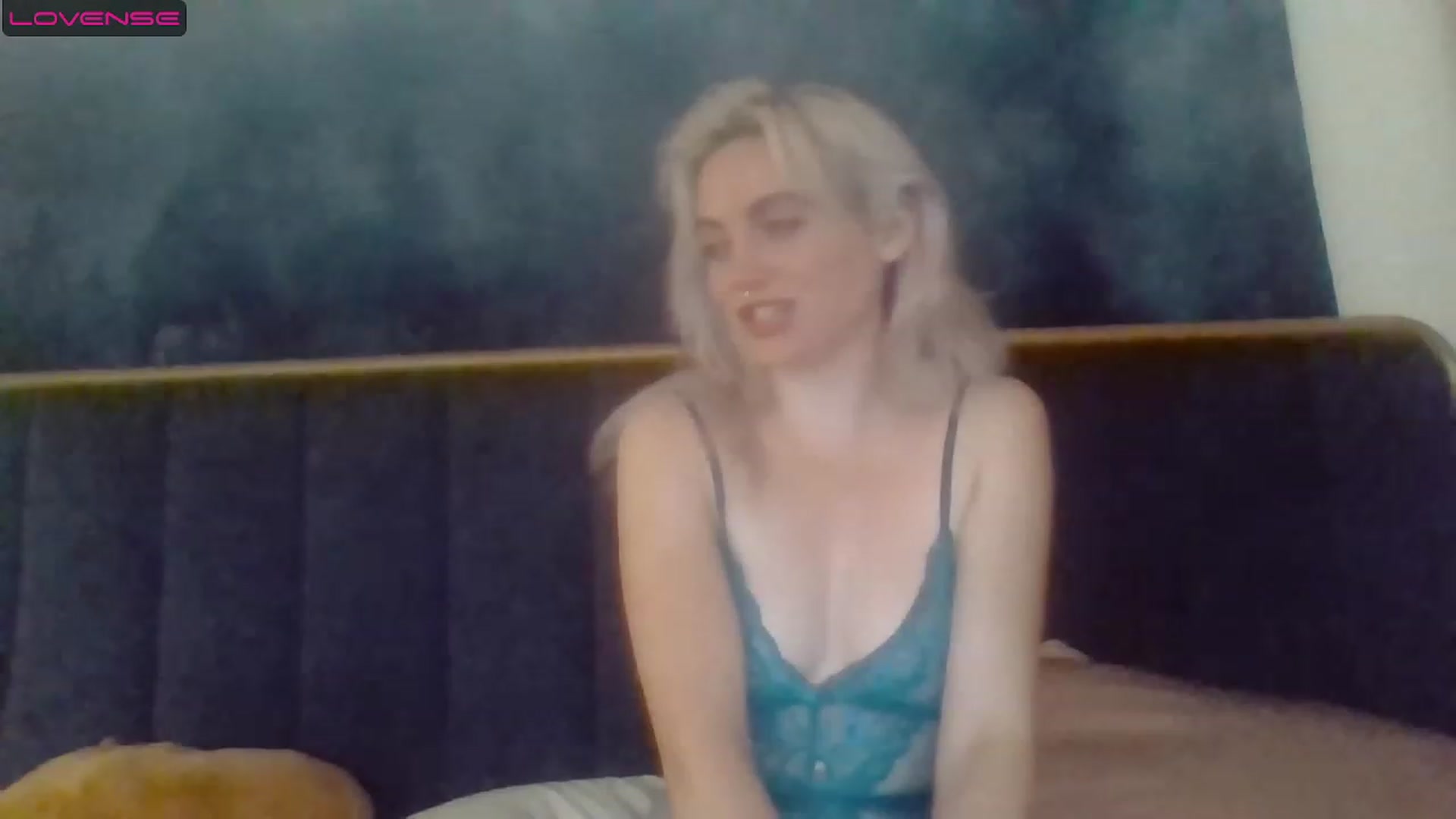 Gallery image thumbnail from GiaGeorge25's myfreecams stream on, 08/11/2023, 02:19 image 8 of 20