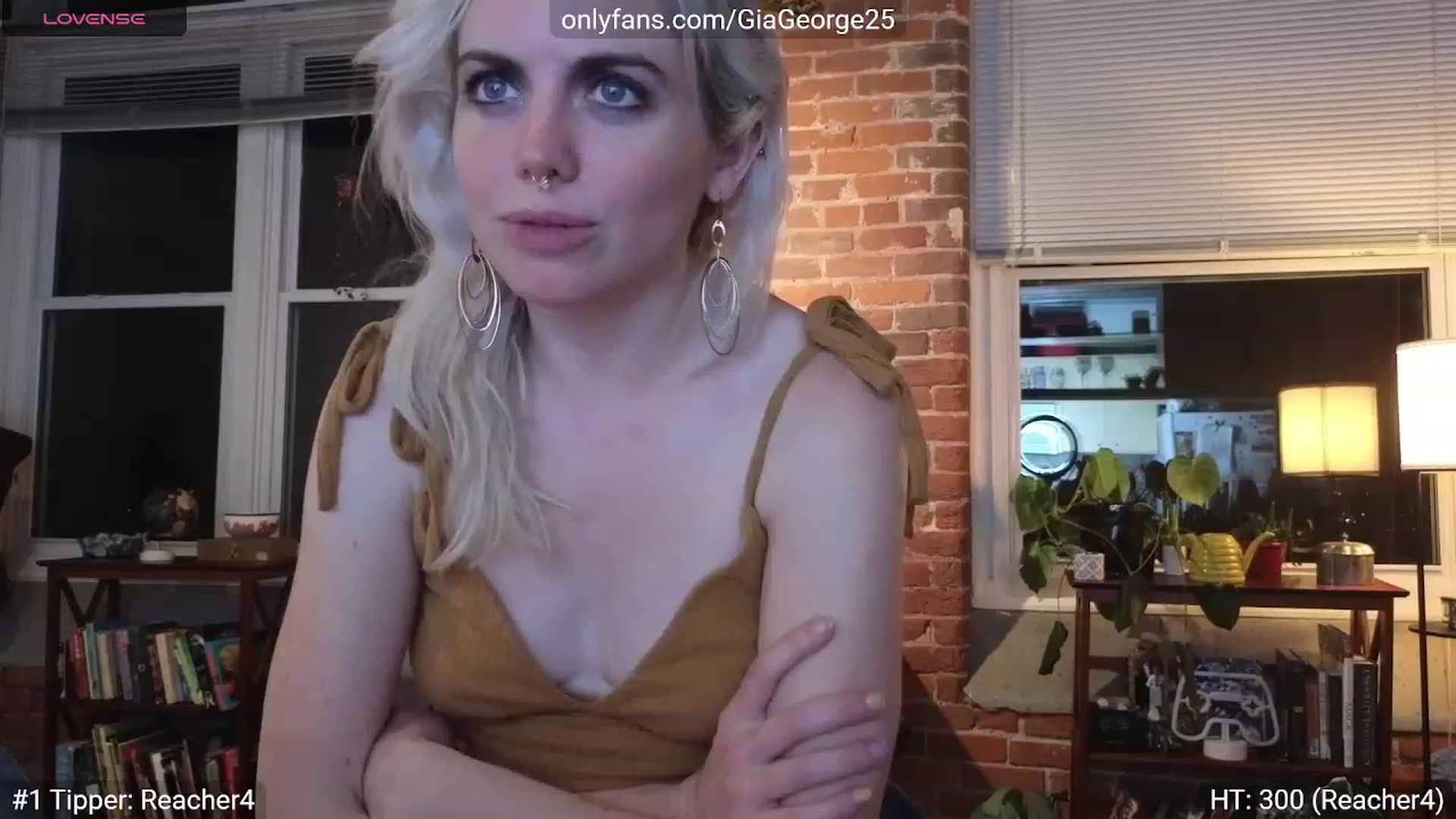 Gallery image thumbnail from GiaGeorge25's myfreecams stream on, 09/02/2023, 02:01 image 8 of 20